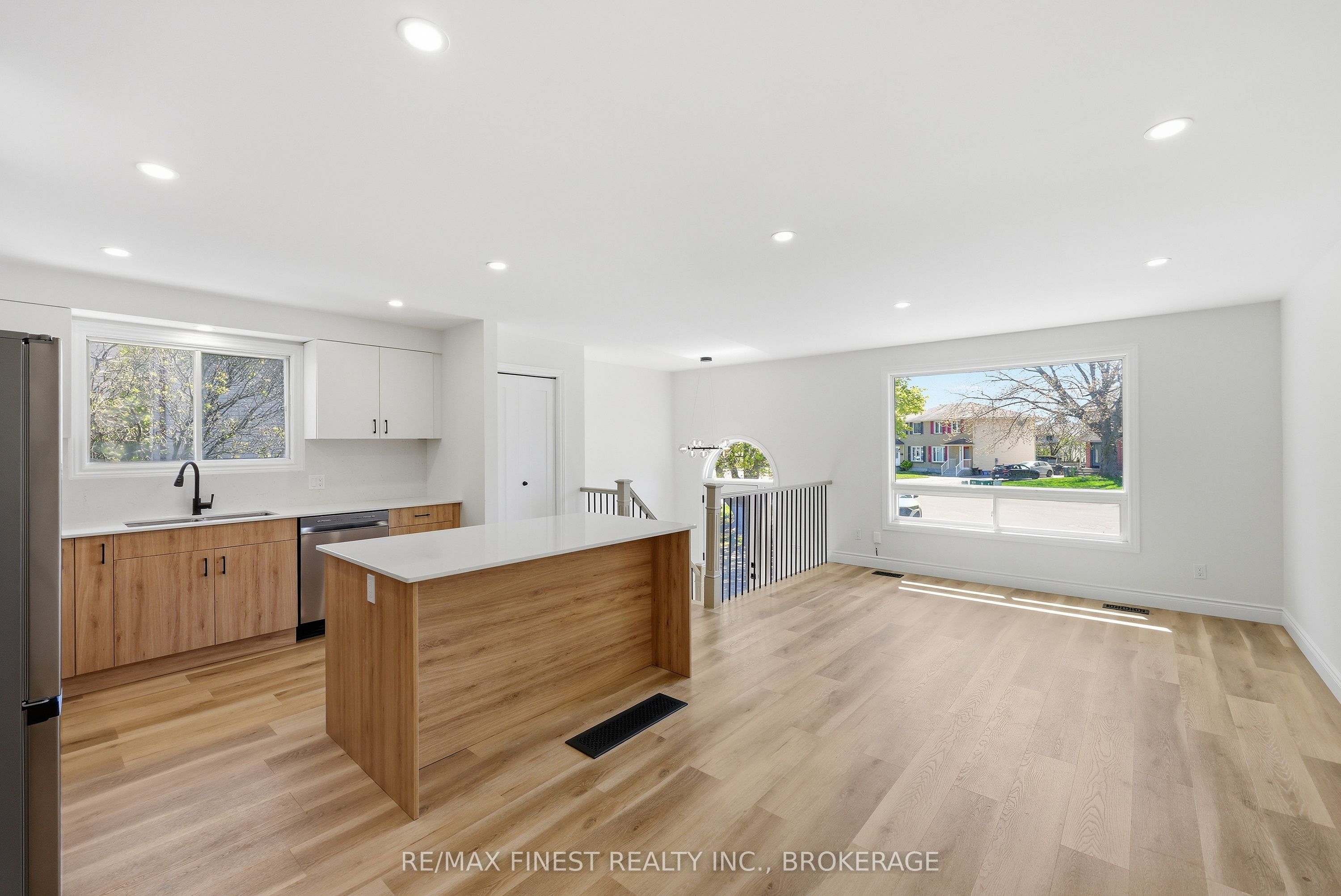 882 Beaconhill Court Property Photo 14