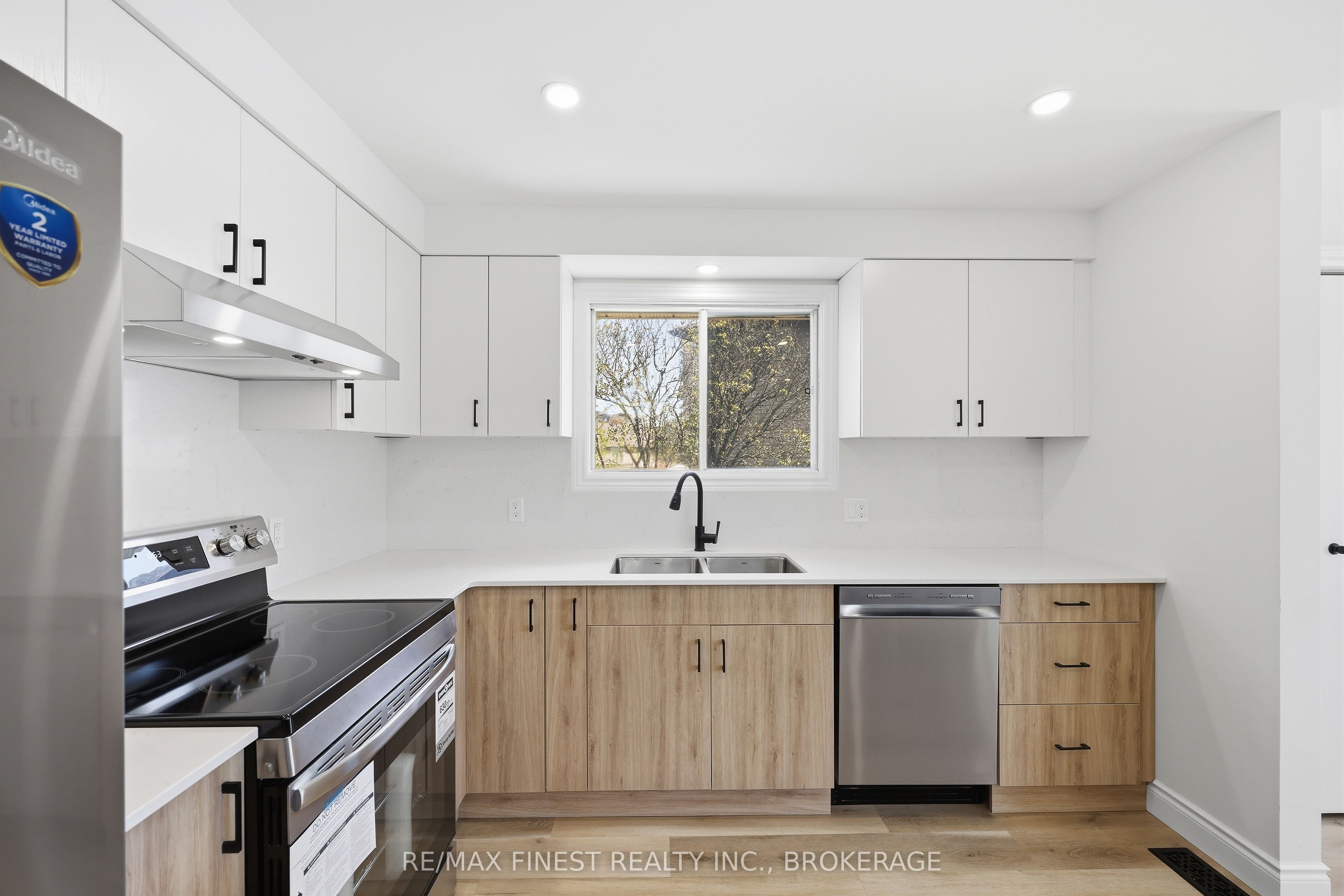 882 Beaconhill Court Property Photo 16