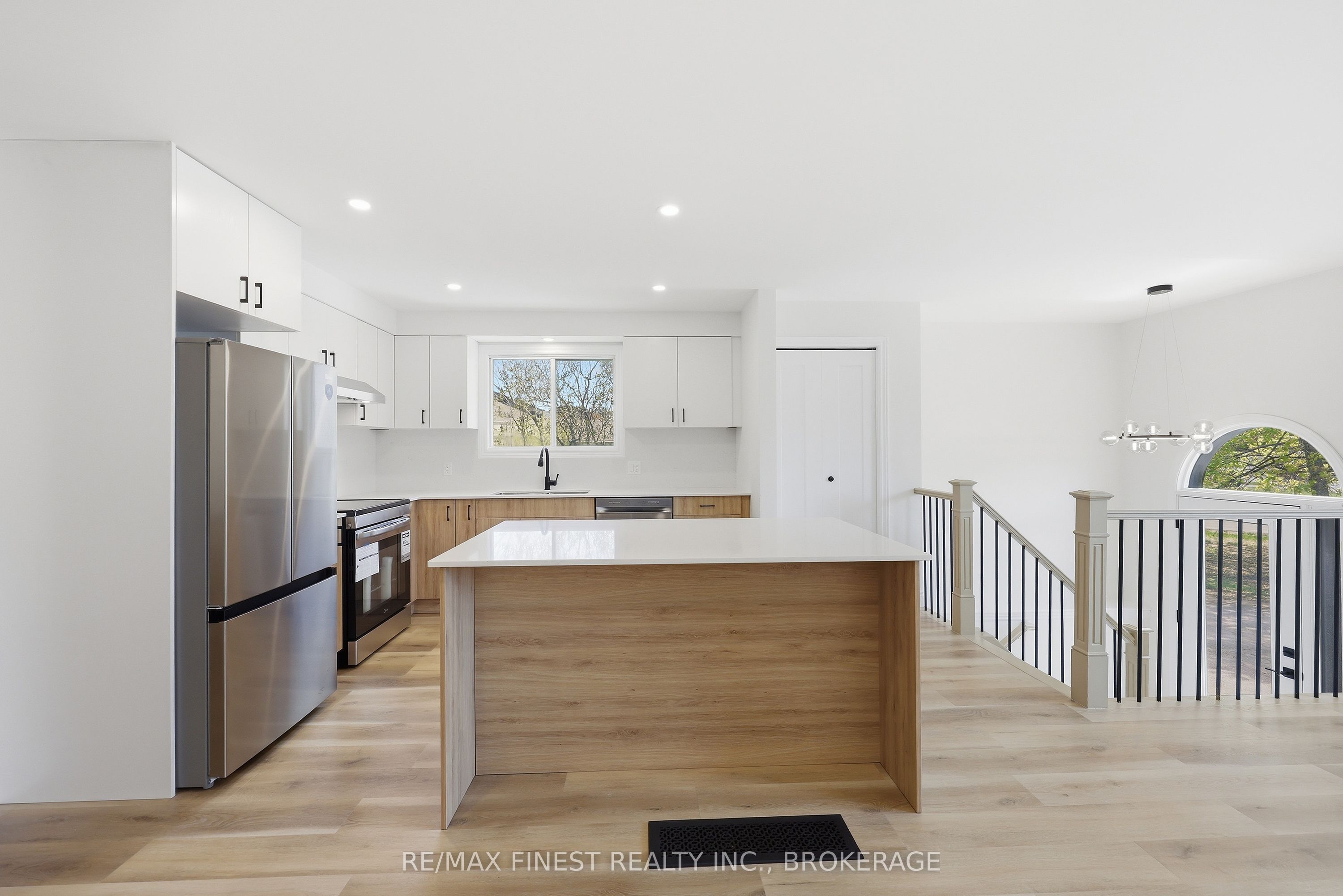 882 Beaconhill Court Property Photo 17