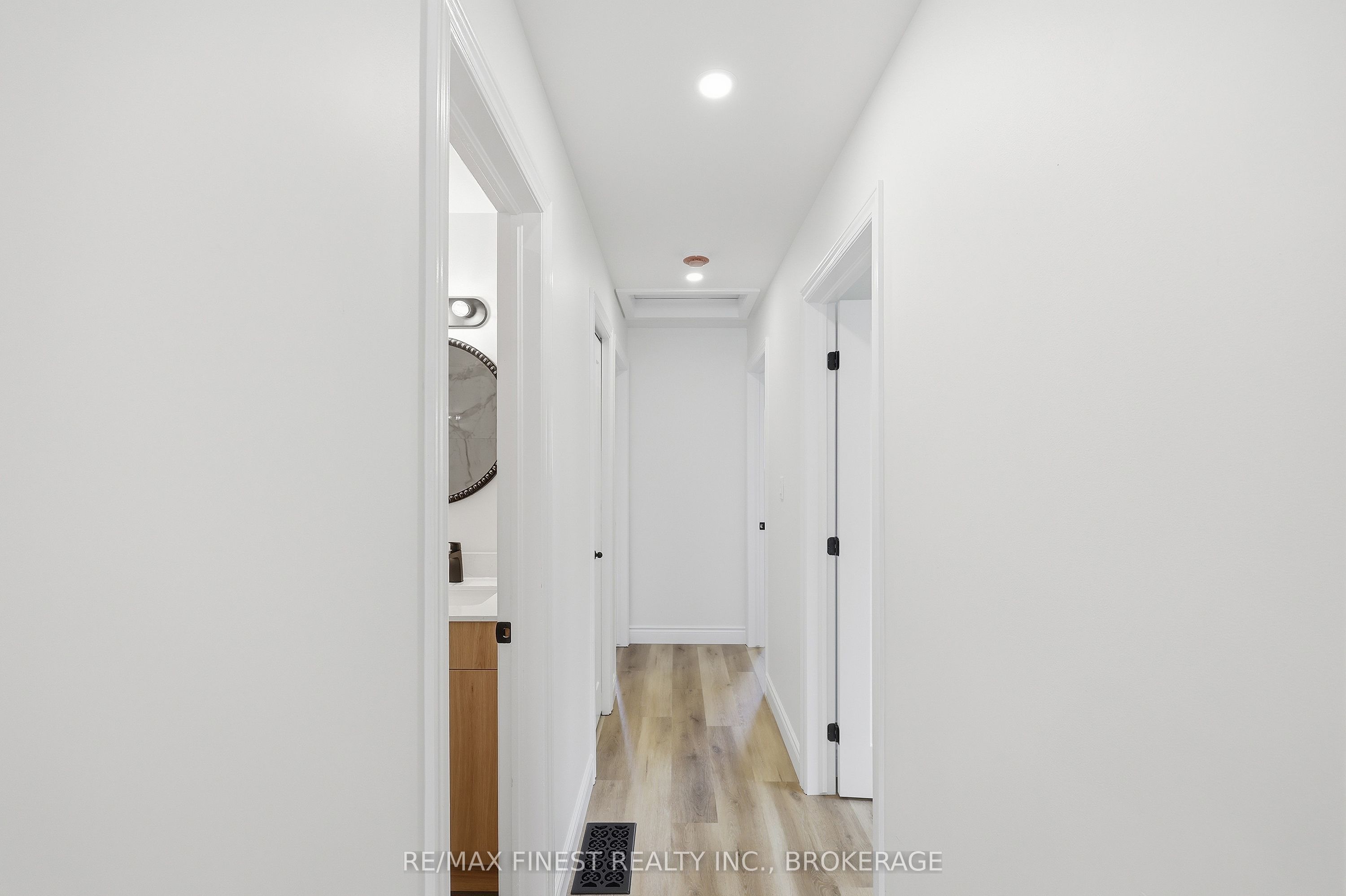 882 Beaconhill Court Property Photo 18