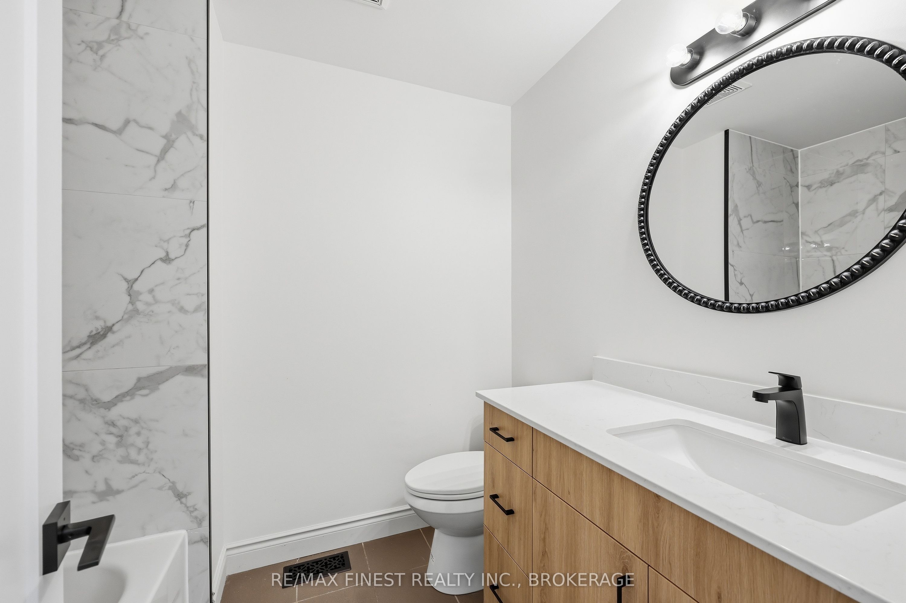 882 Beaconhill Court Property Photo 19