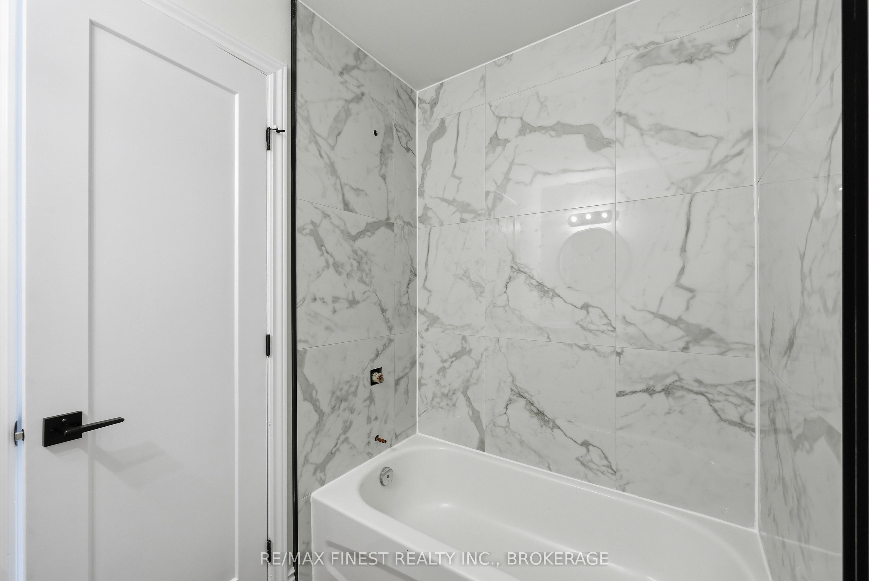 882 Beaconhill Court Property Photo 20