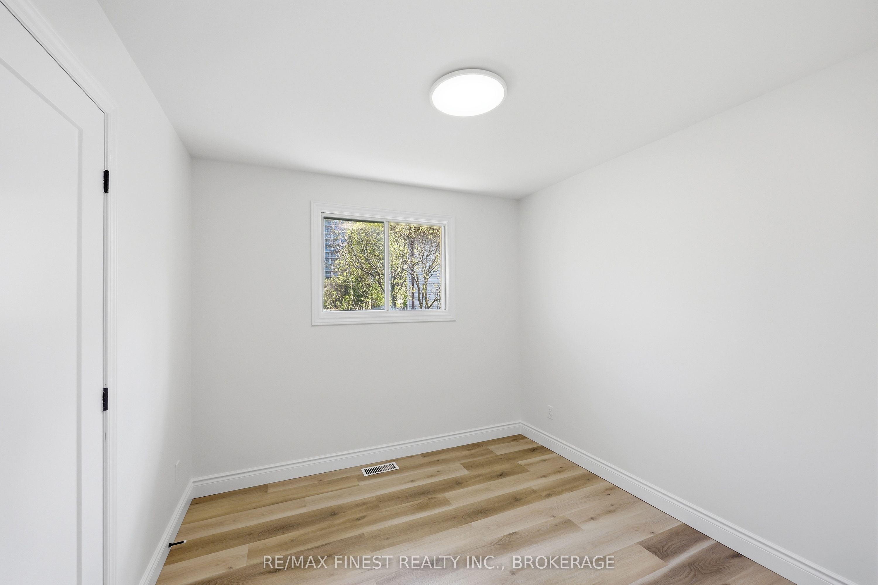 882 Beaconhill Court Property Photo 21