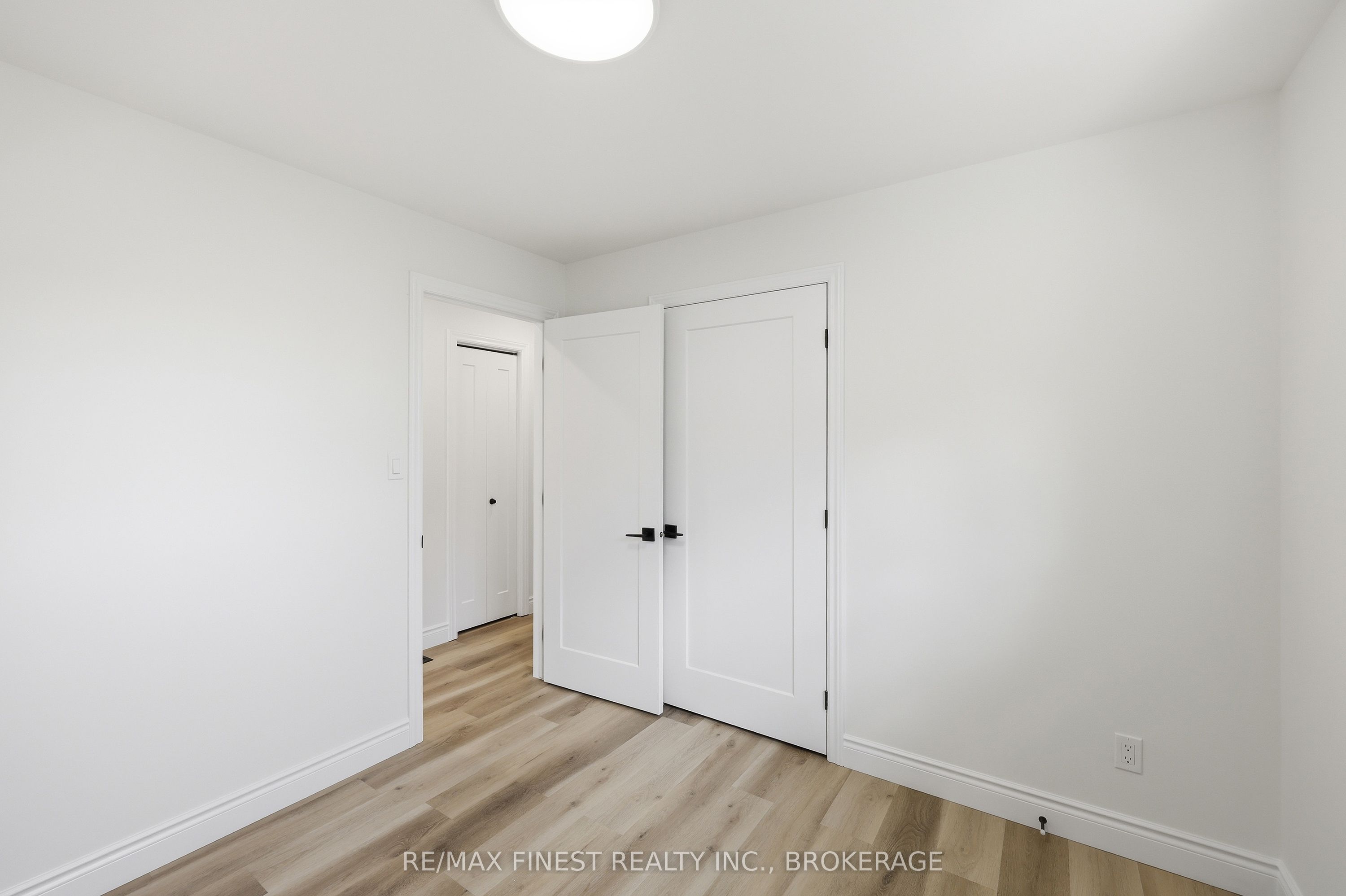 882 Beaconhill Court Property Photo 22