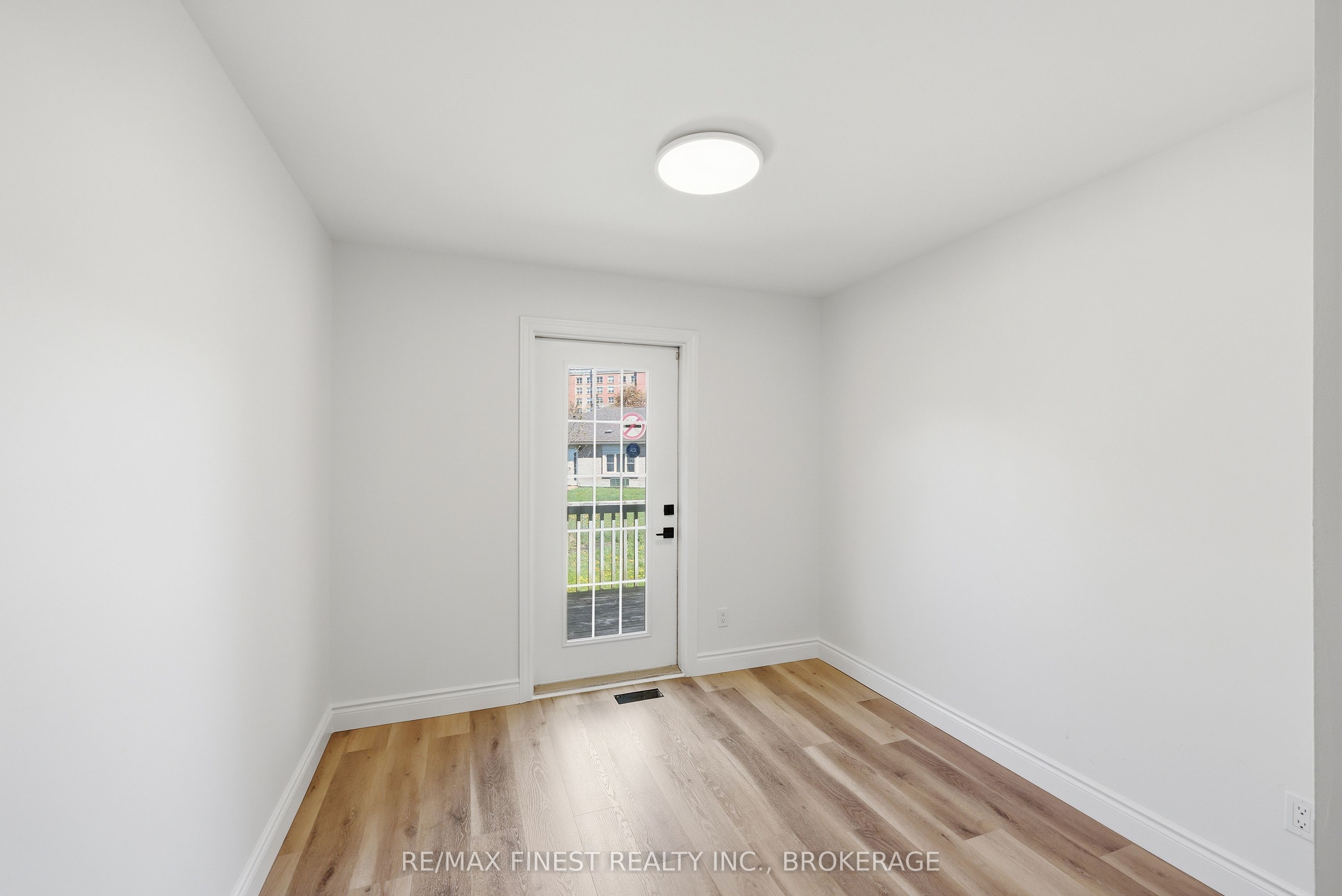 882 Beaconhill Court Property Photo 23
