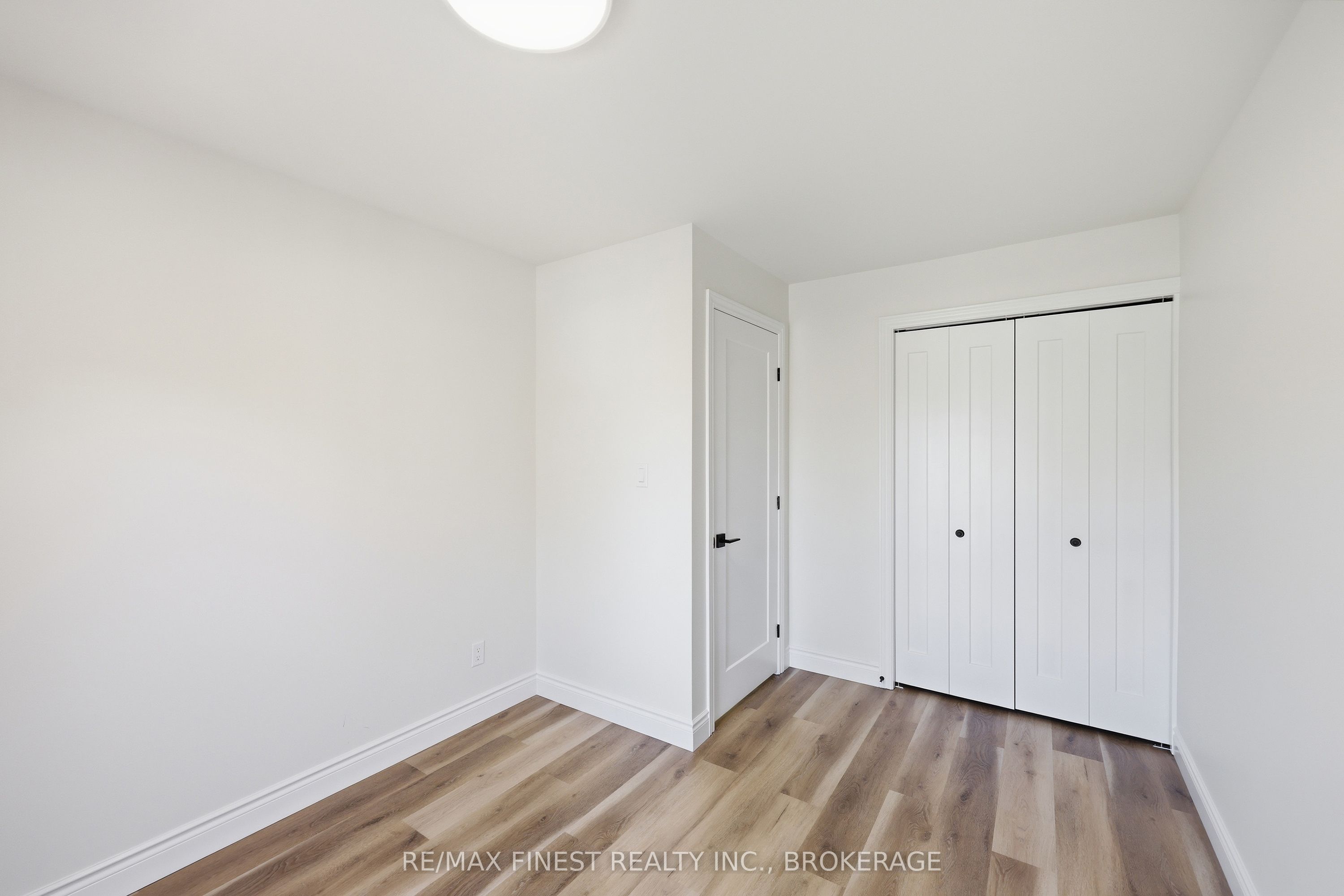 882 Beaconhill Court Property Photo 24
