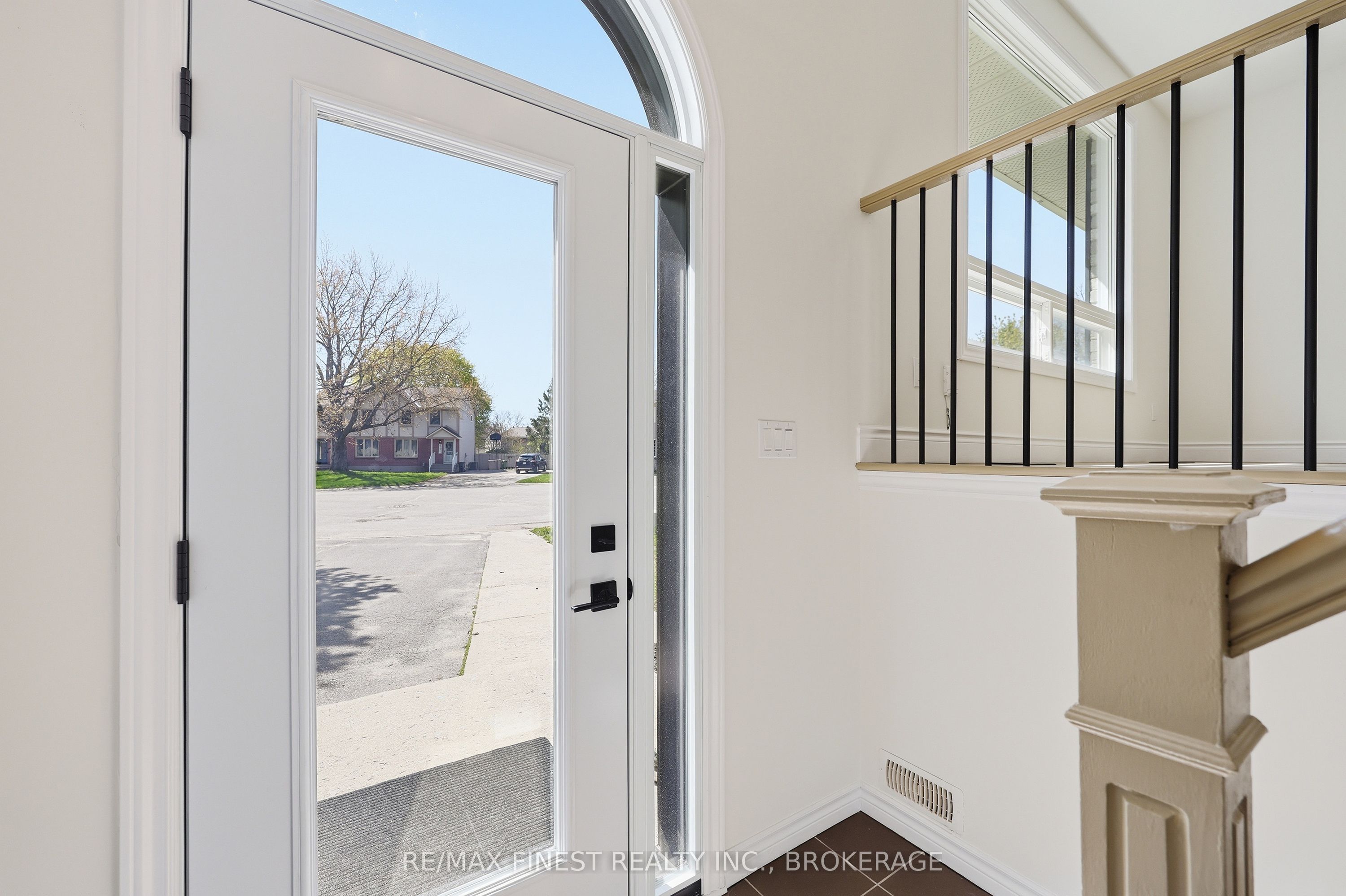 882 Beaconhill Court Property Photo 27