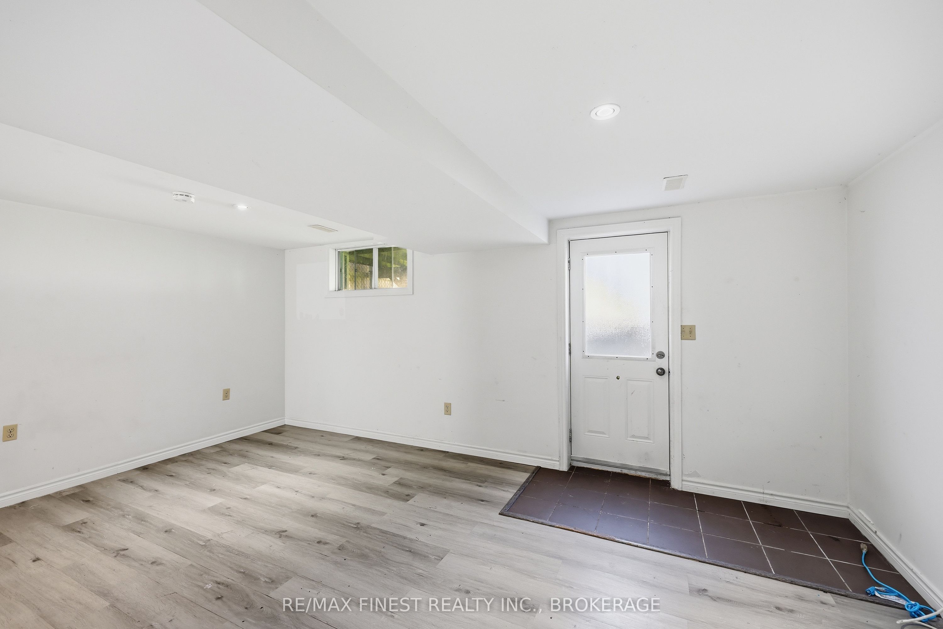 882 Beaconhill Court Property Photo 35