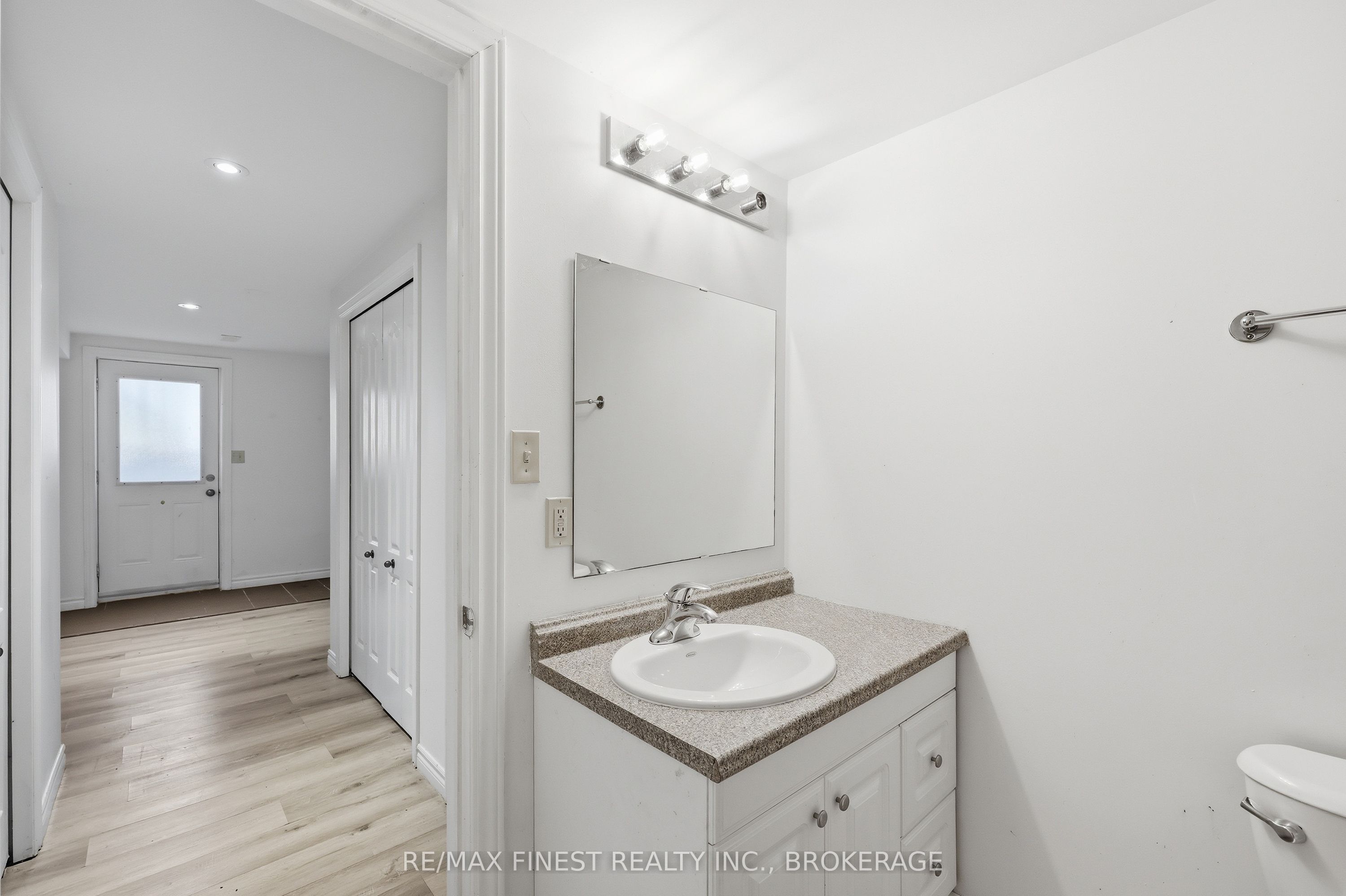 882 Beaconhill Court Property Photo 39