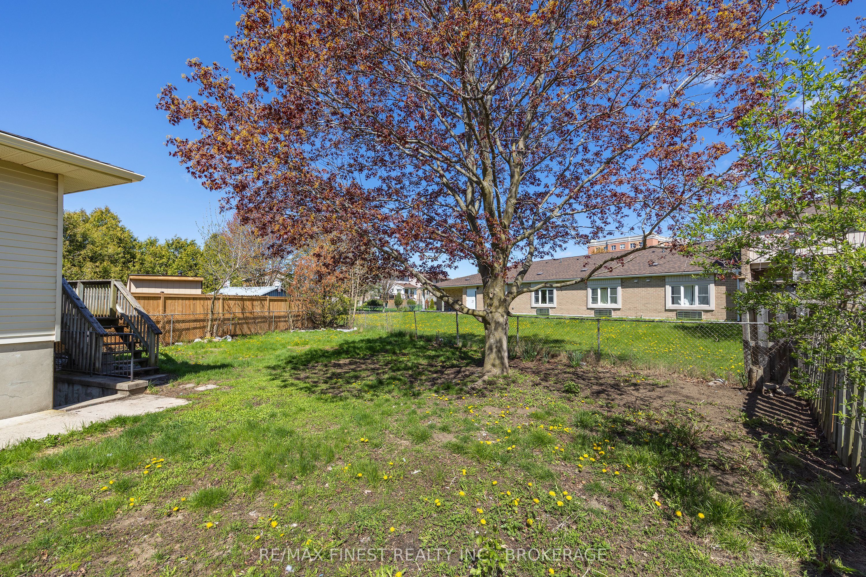 882 Beaconhill Court Property Photo 43
