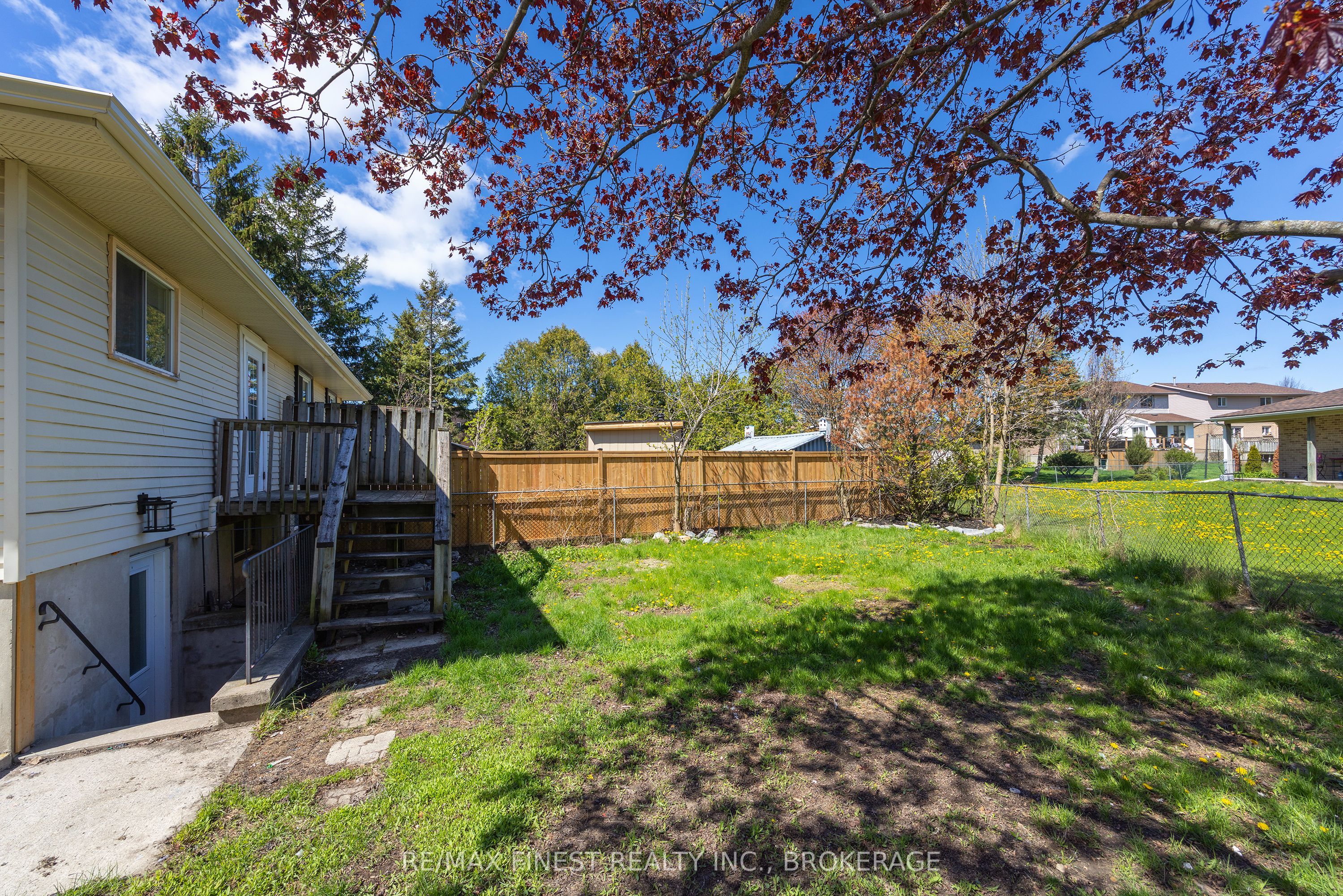 882 Beaconhill Court Property Photo 44
