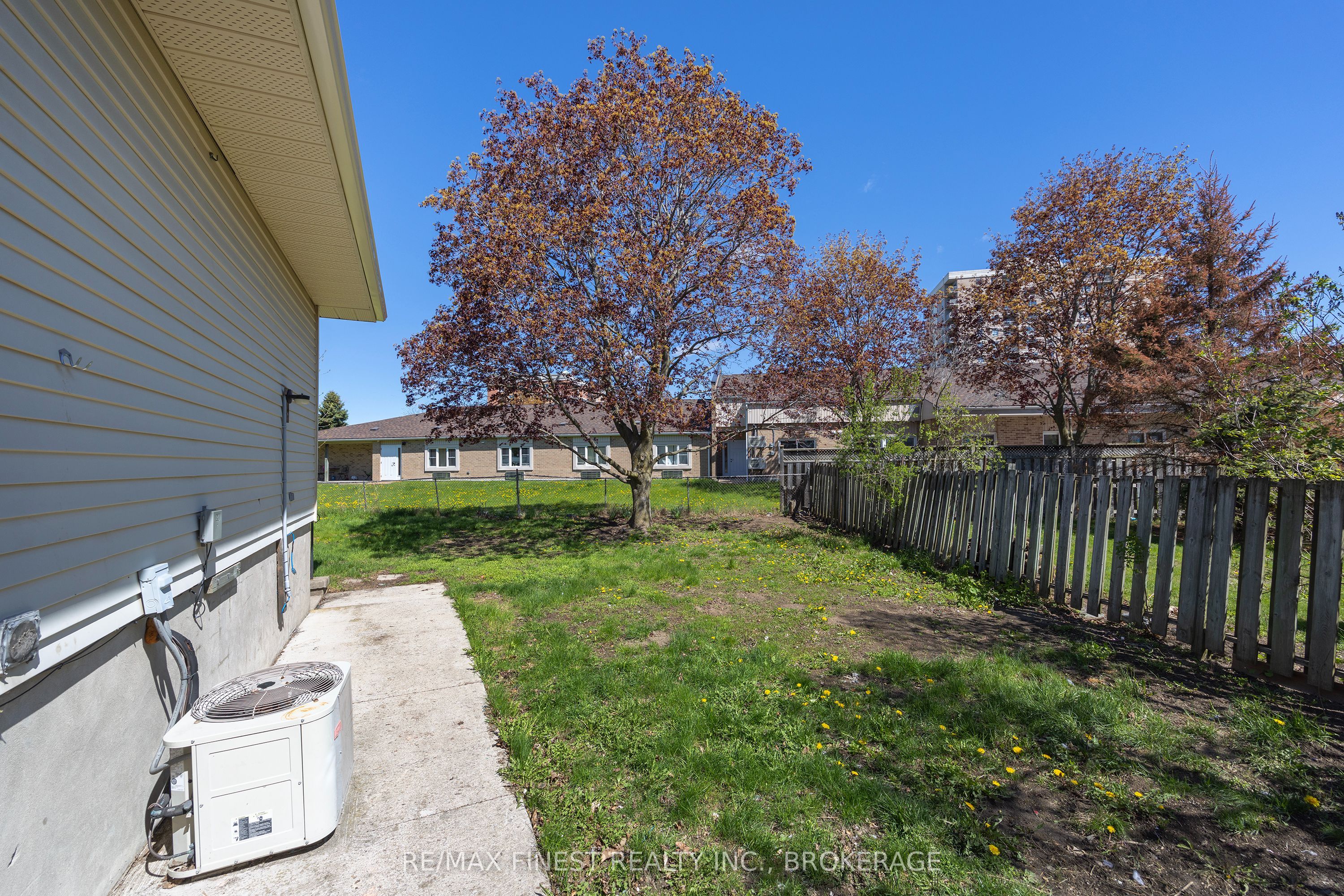 882 Beaconhill Court Property Photo 47