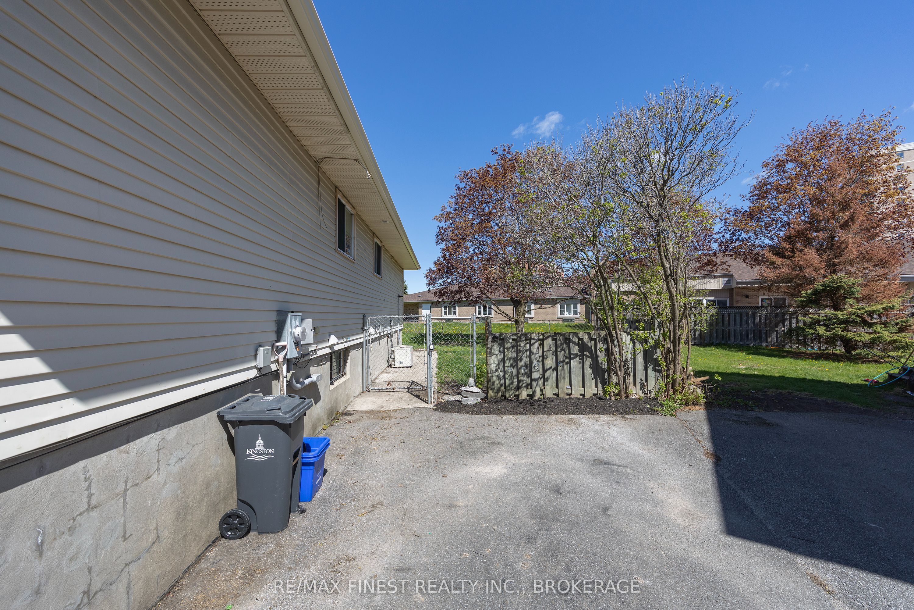882 Beaconhill Court Property Photo 48