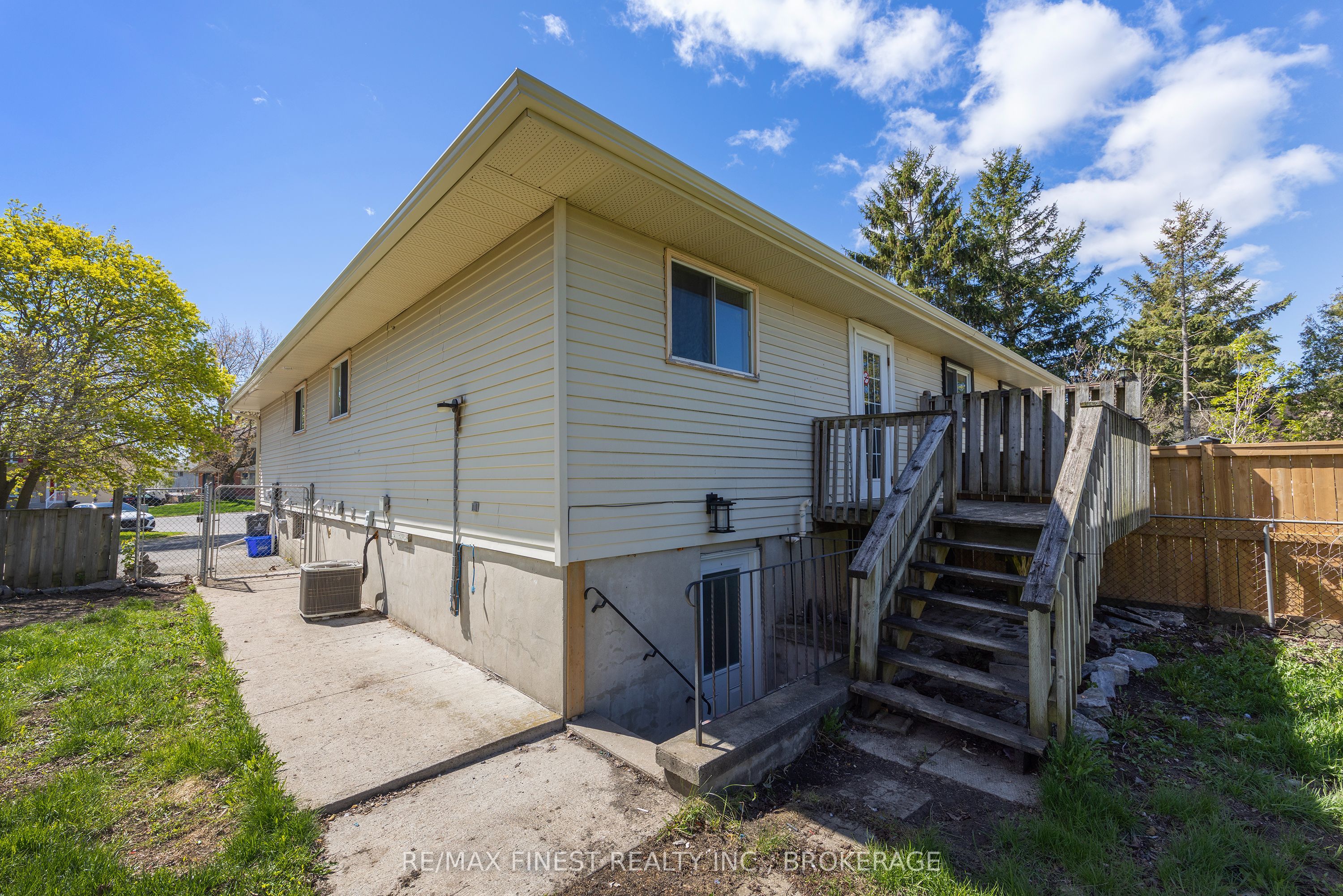 882 Beaconhill Court Property Photo 49