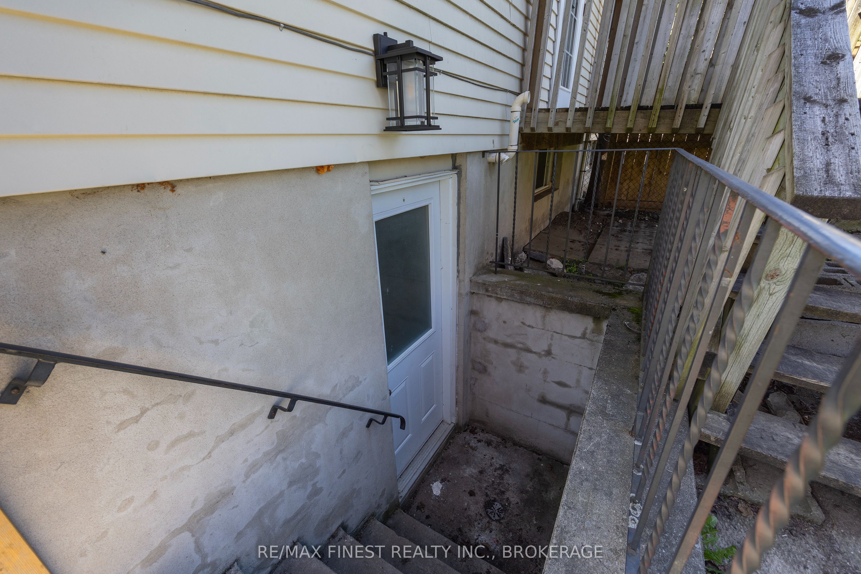882 Beaconhill Court Property Photo 50