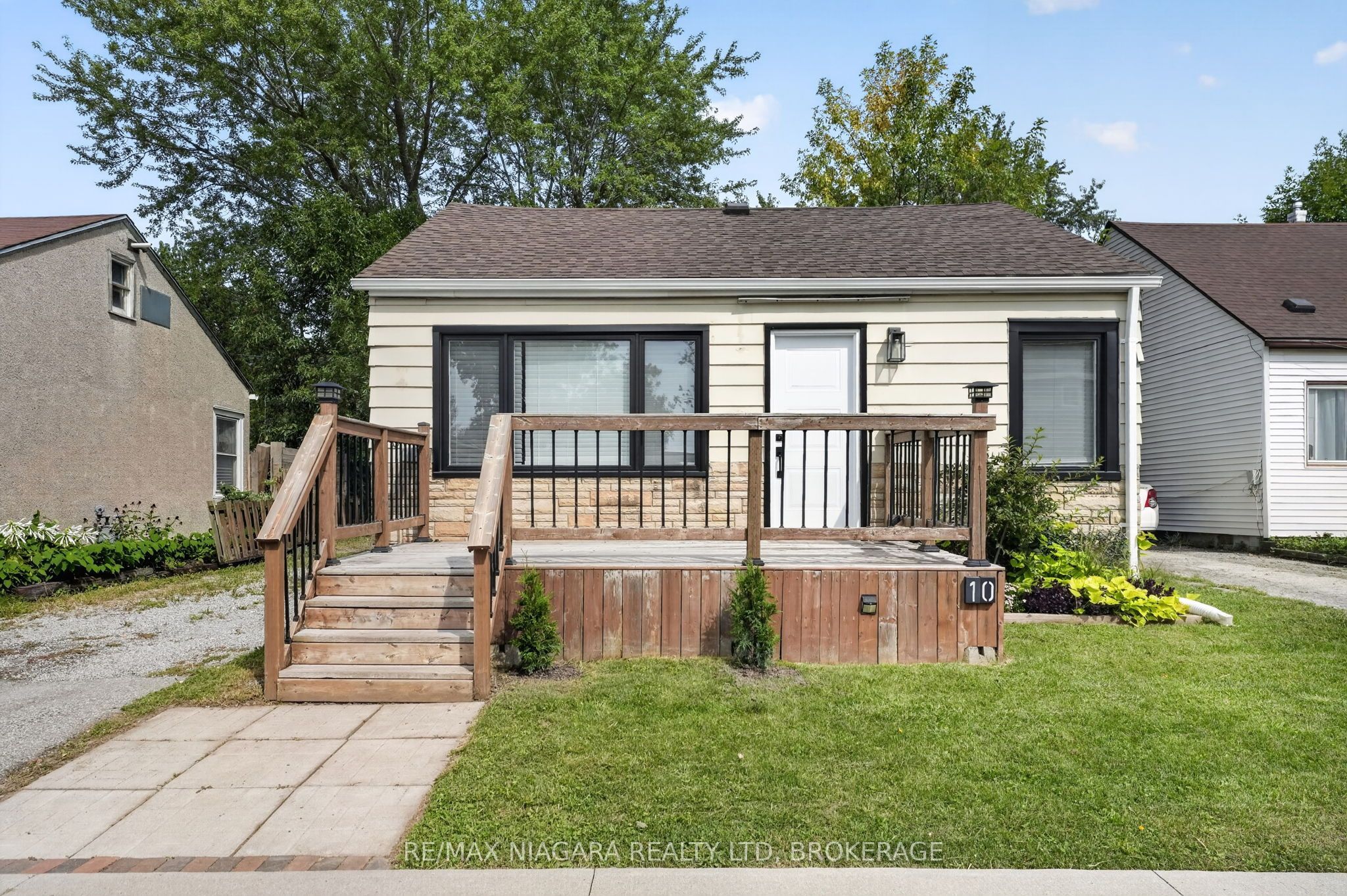 10 Churchill Avenue Property Photo 1