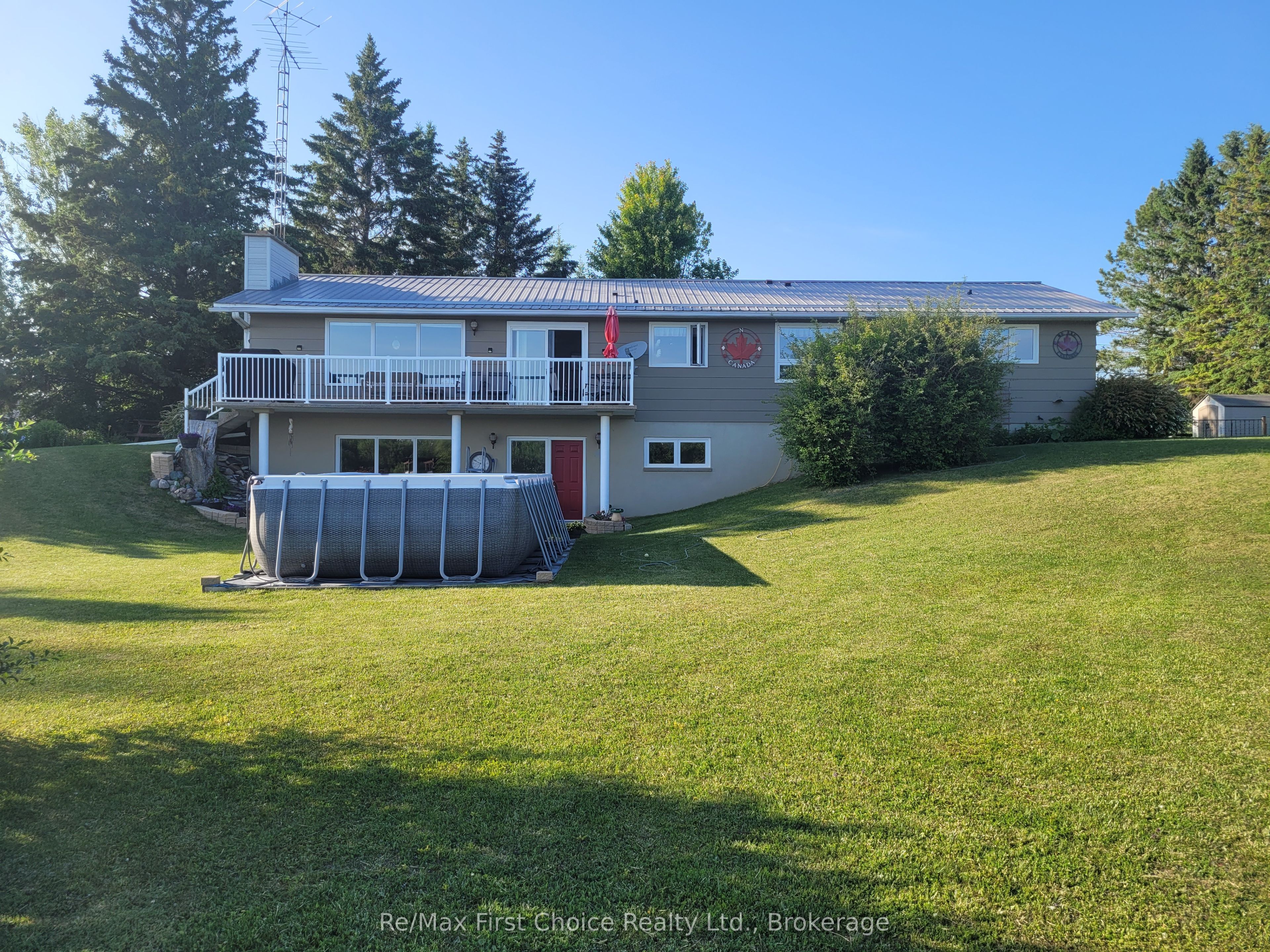 602 River Avenue E Property Photo 1
