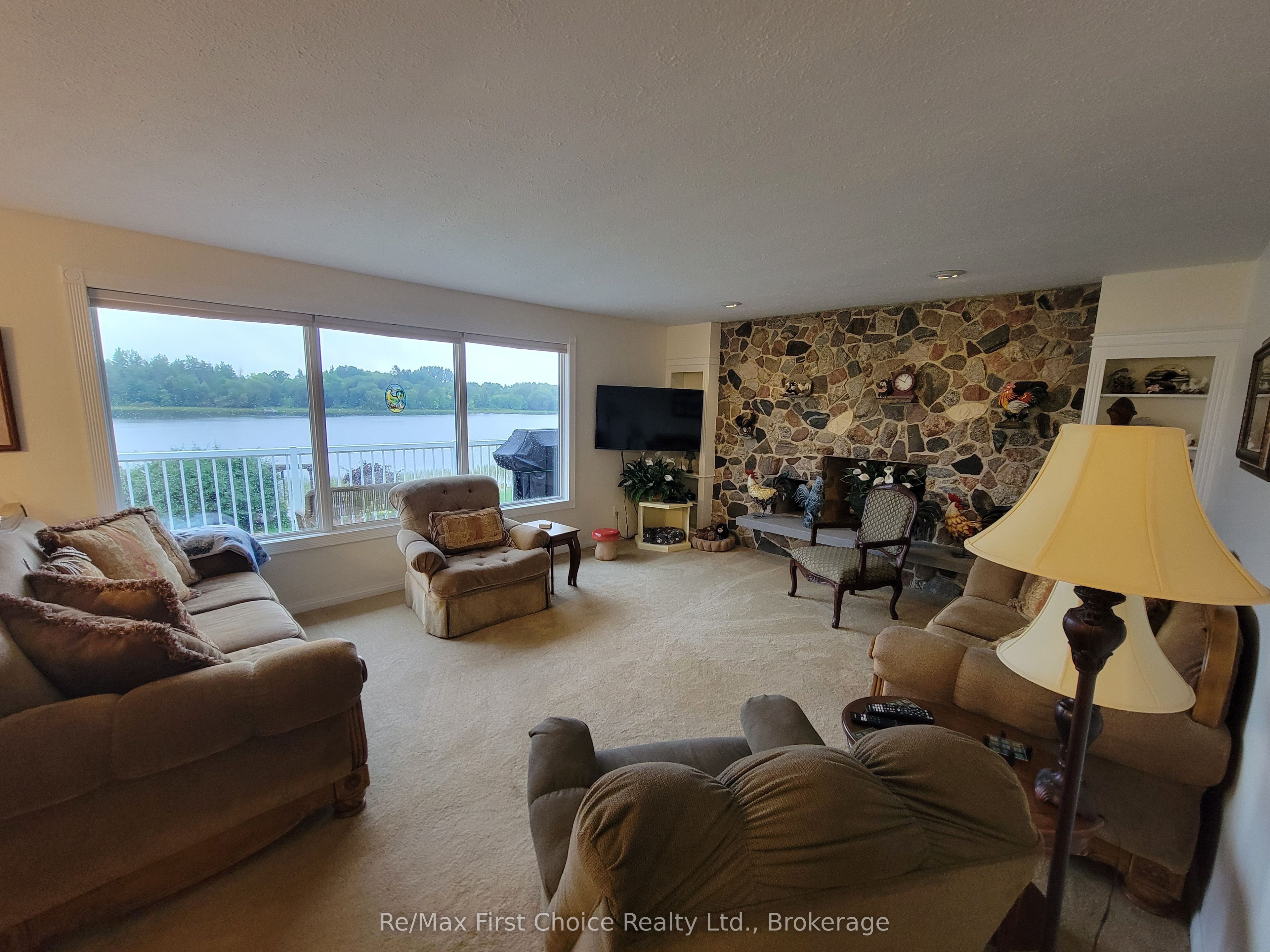 602 River Avenue E Property Photo 4