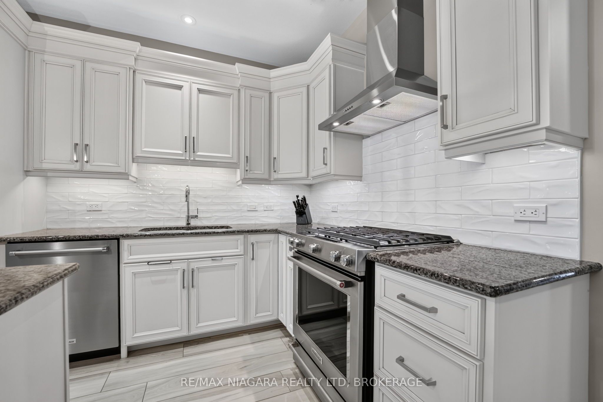 84 Ganton Trail Property Photo 12