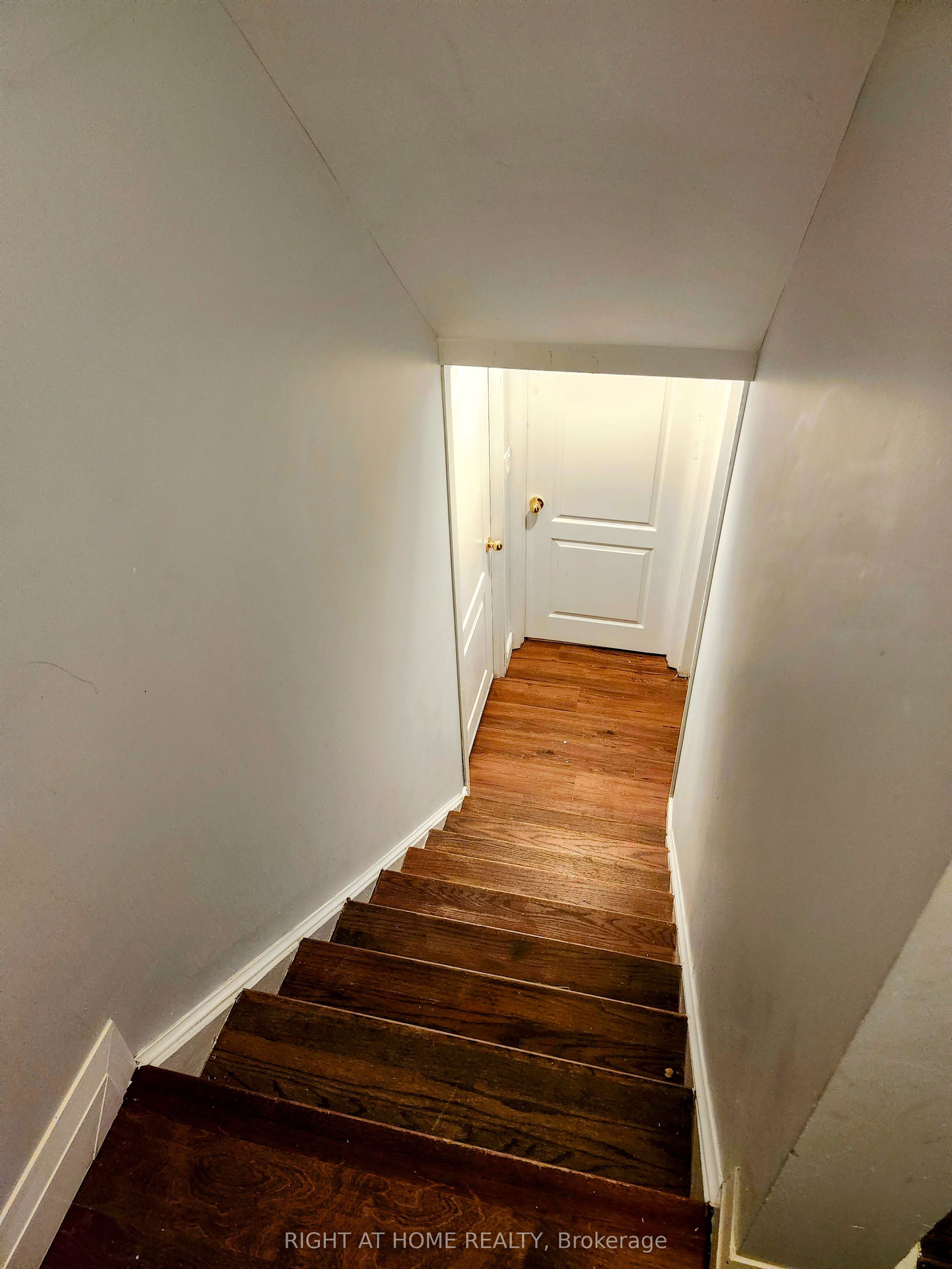 48 Westmount Road S Basemnt Property Photo 3
