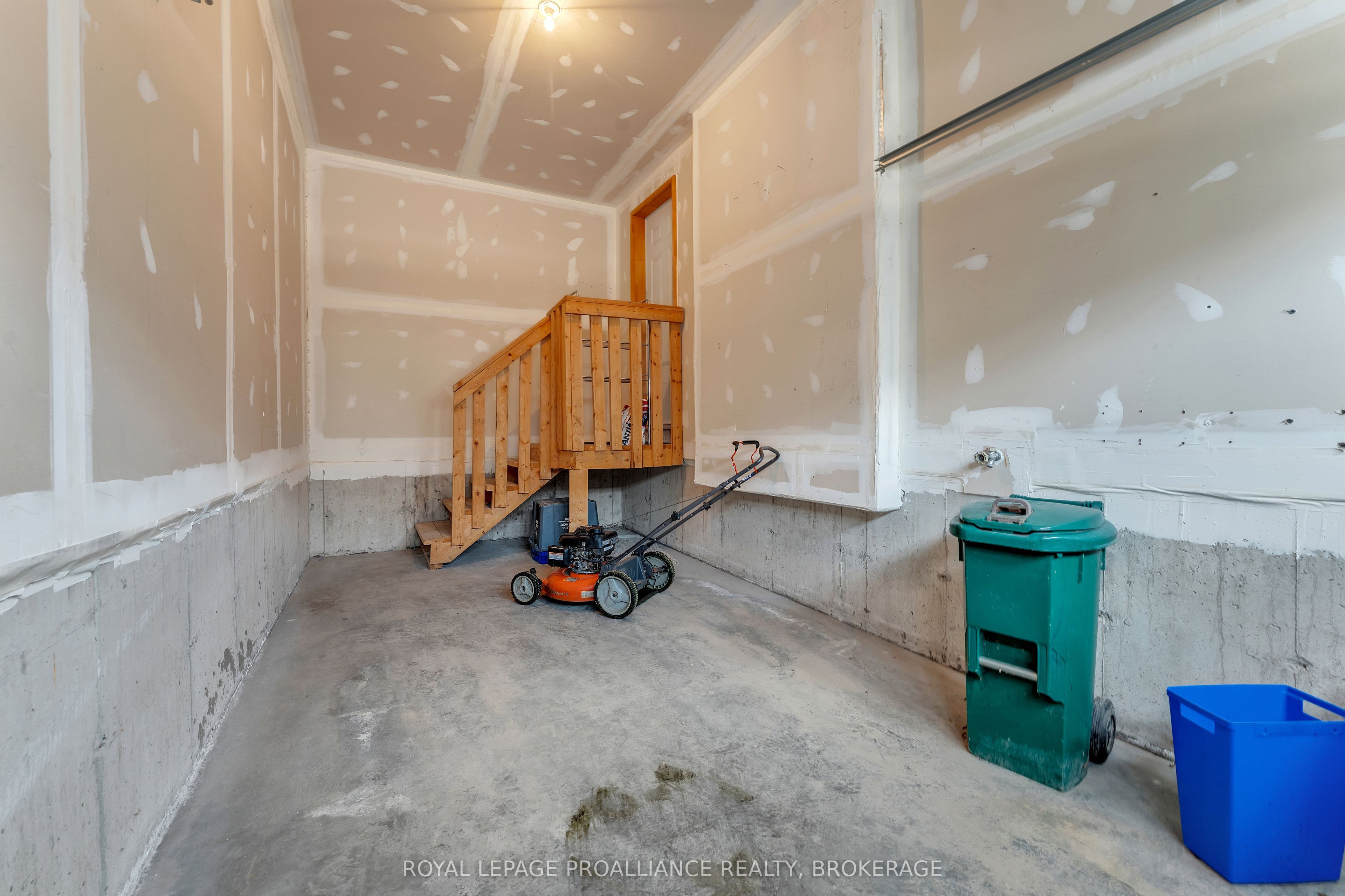 792 Newmarket Lane Property Photo 35