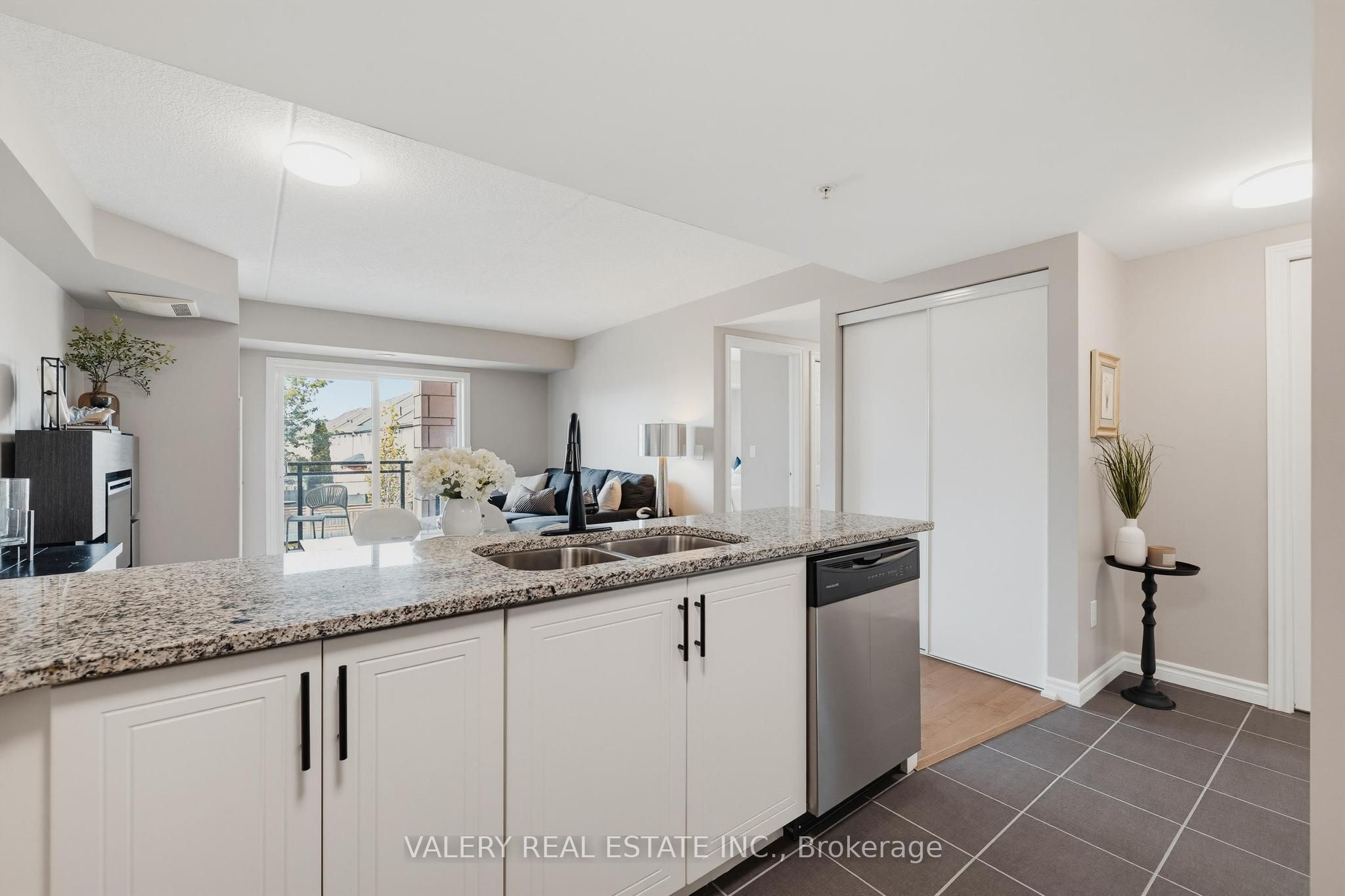 155 Commonwealth Street 207 Property Photo 5