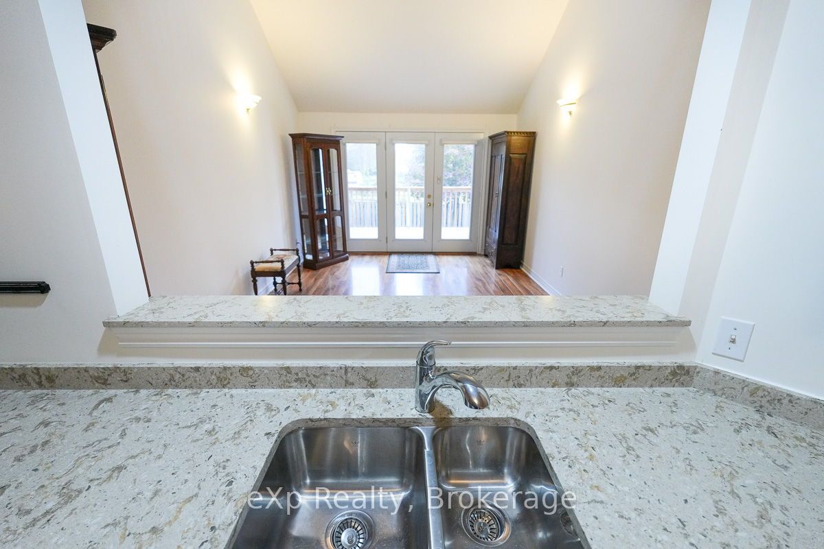123 Church Street N 3 Property Photo 11