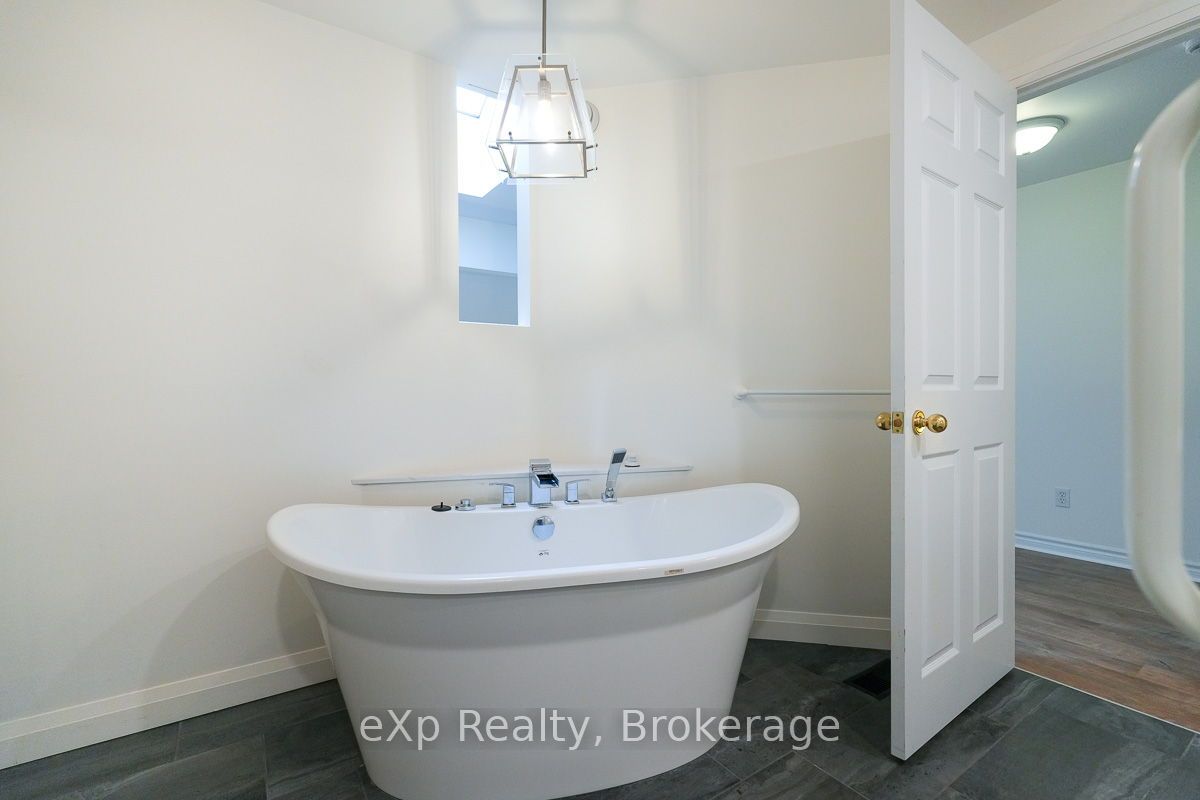 123 Church Street N 3 Property Photo 30