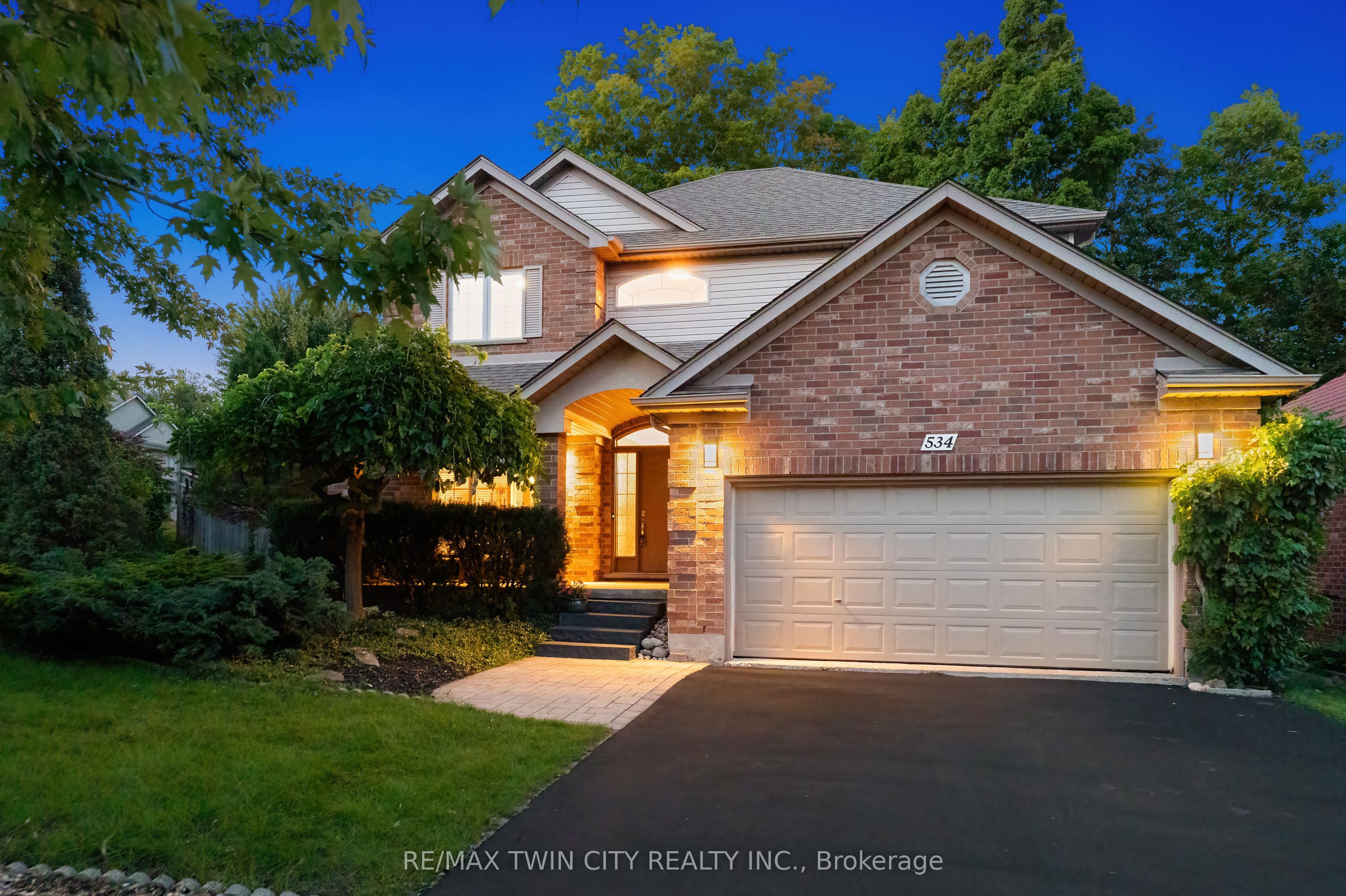 534 Birchleaf Walk Property Photo 1