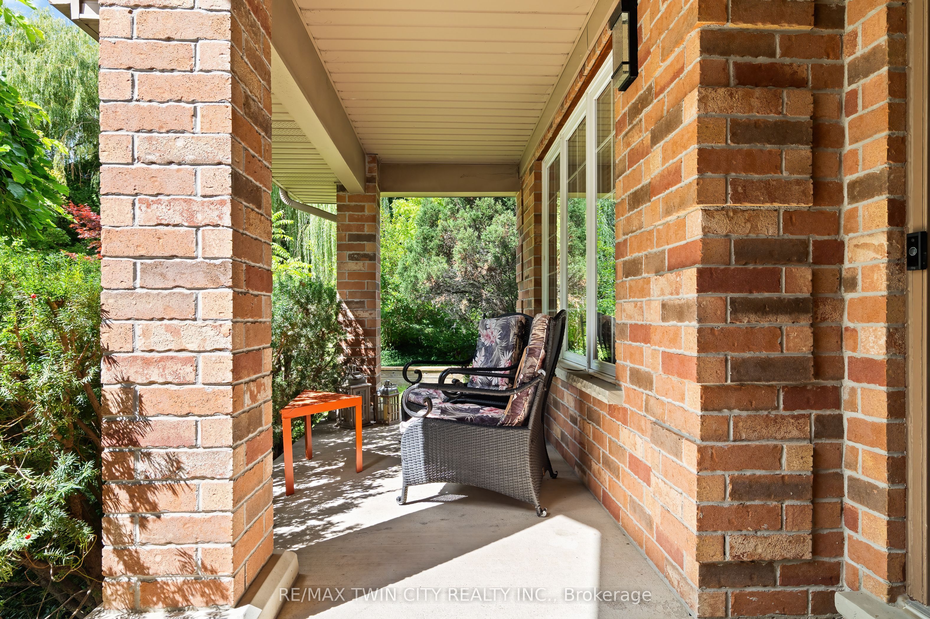 534 Birchleaf Walk Property Photo 2