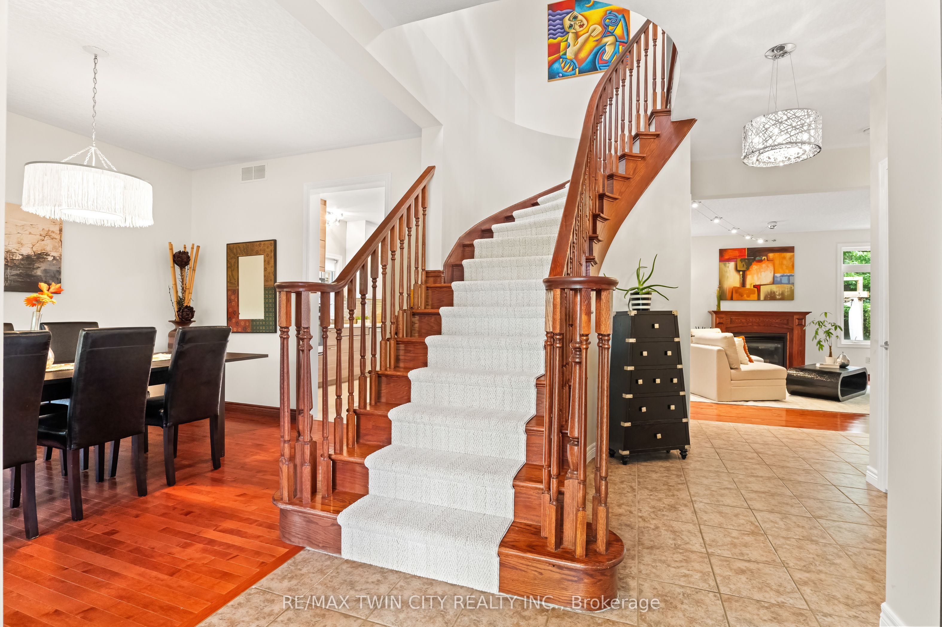 534 Birchleaf Walk Property Photo 5