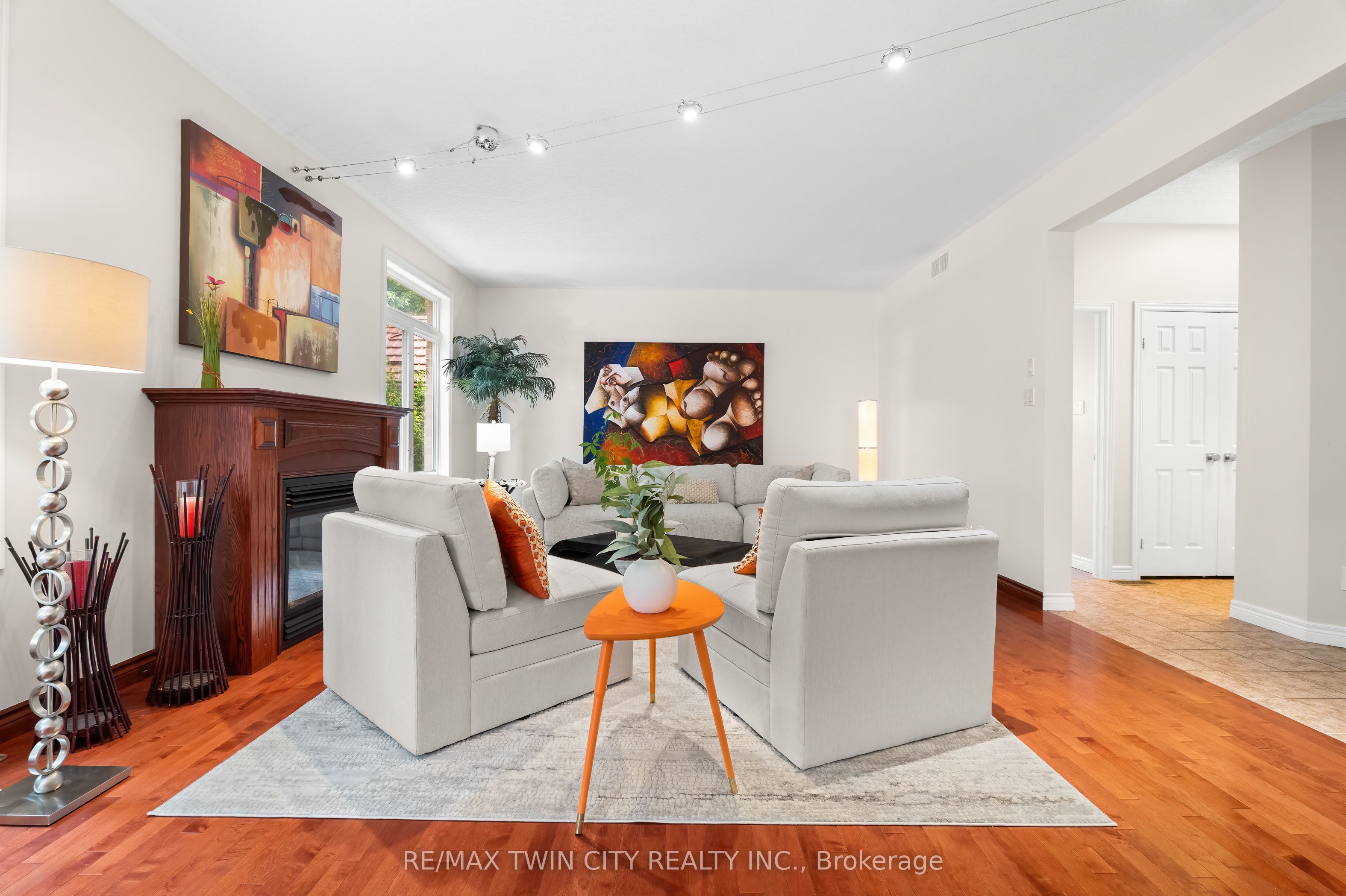 534 Birchleaf Walk Property Photo 8