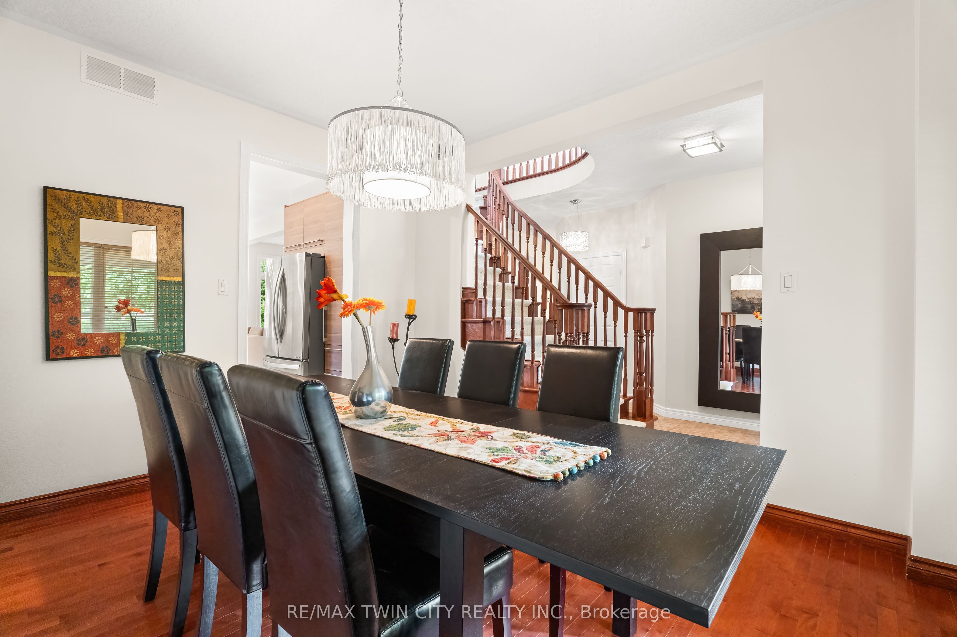534 Birchleaf Walk Property Photo 9