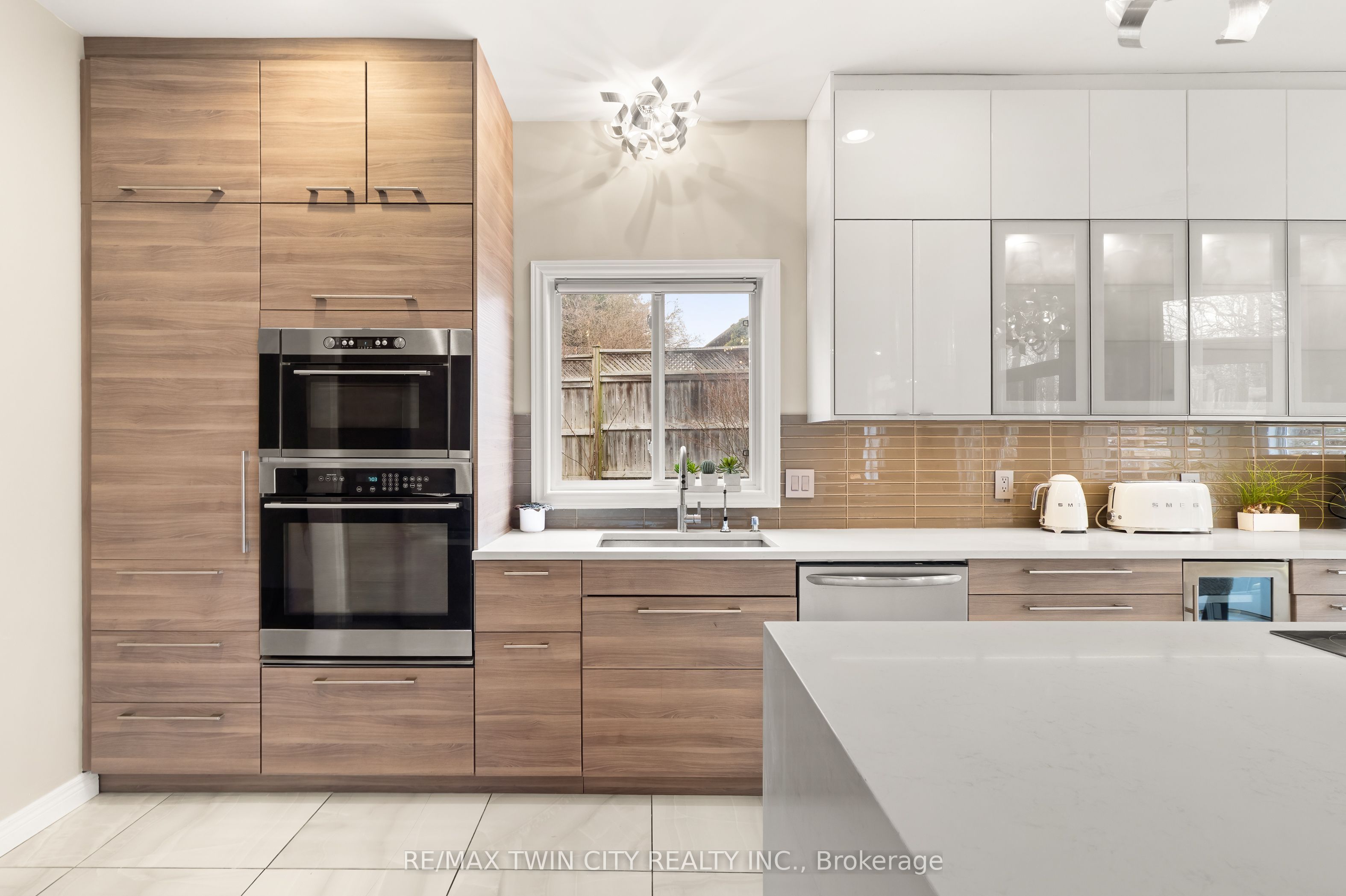 534 Birchleaf Walk Property Photo 12