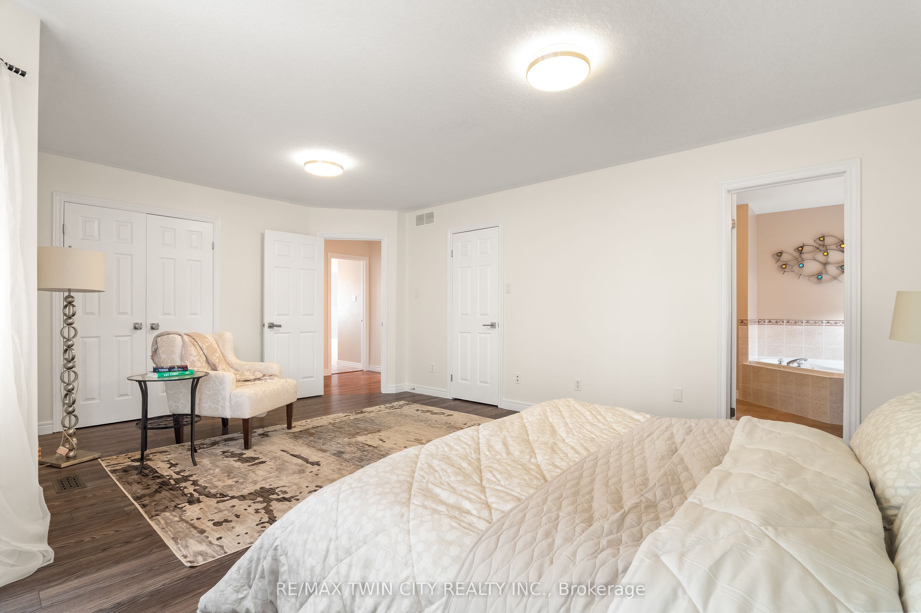 534 Birchleaf Walk Property Photo 28
