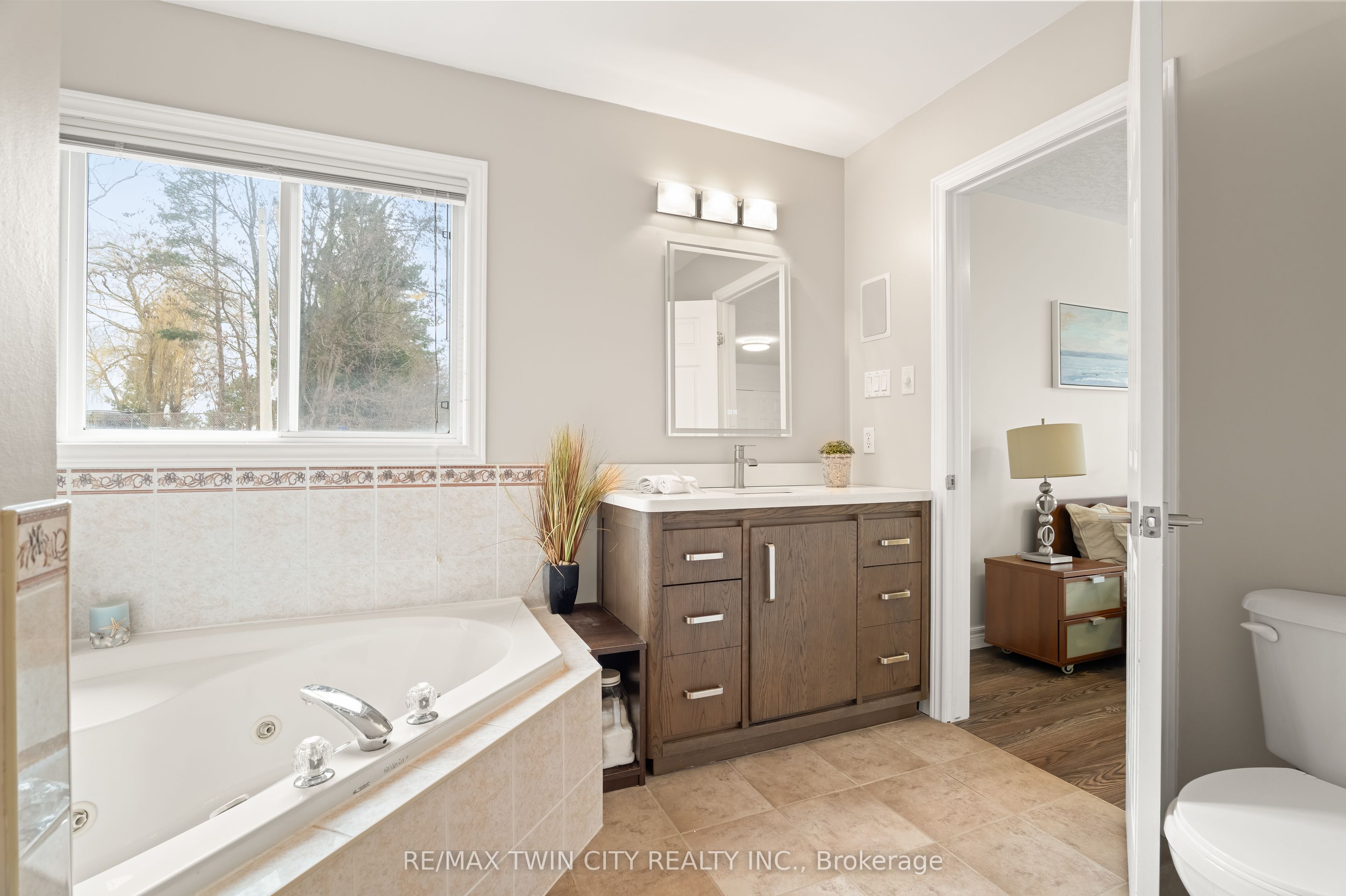 534 Birchleaf Walk Property Photo 30