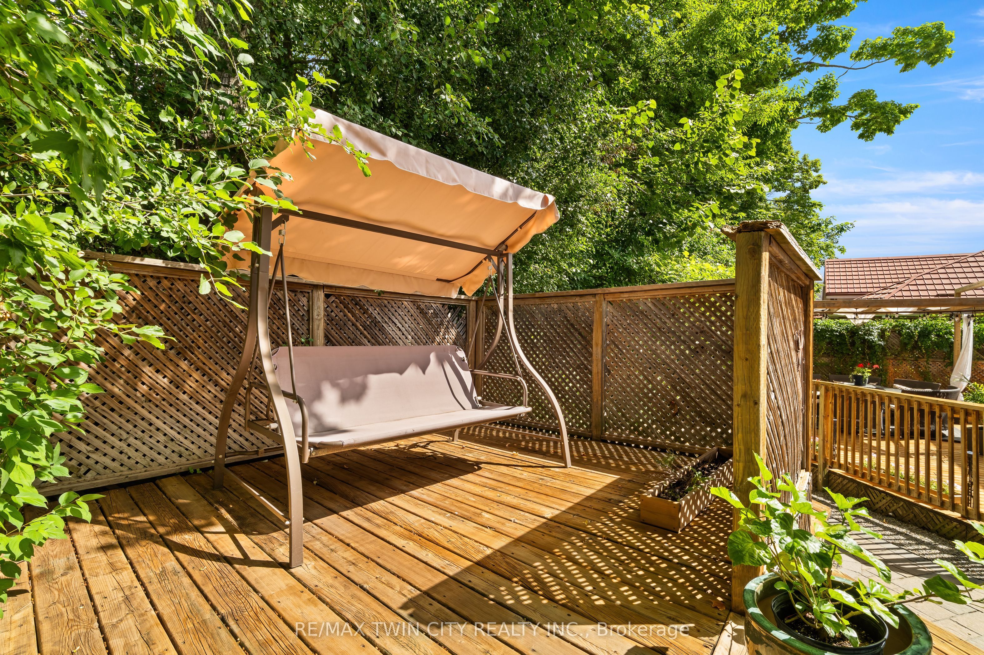 534 Birchleaf Walk Property Photo 42