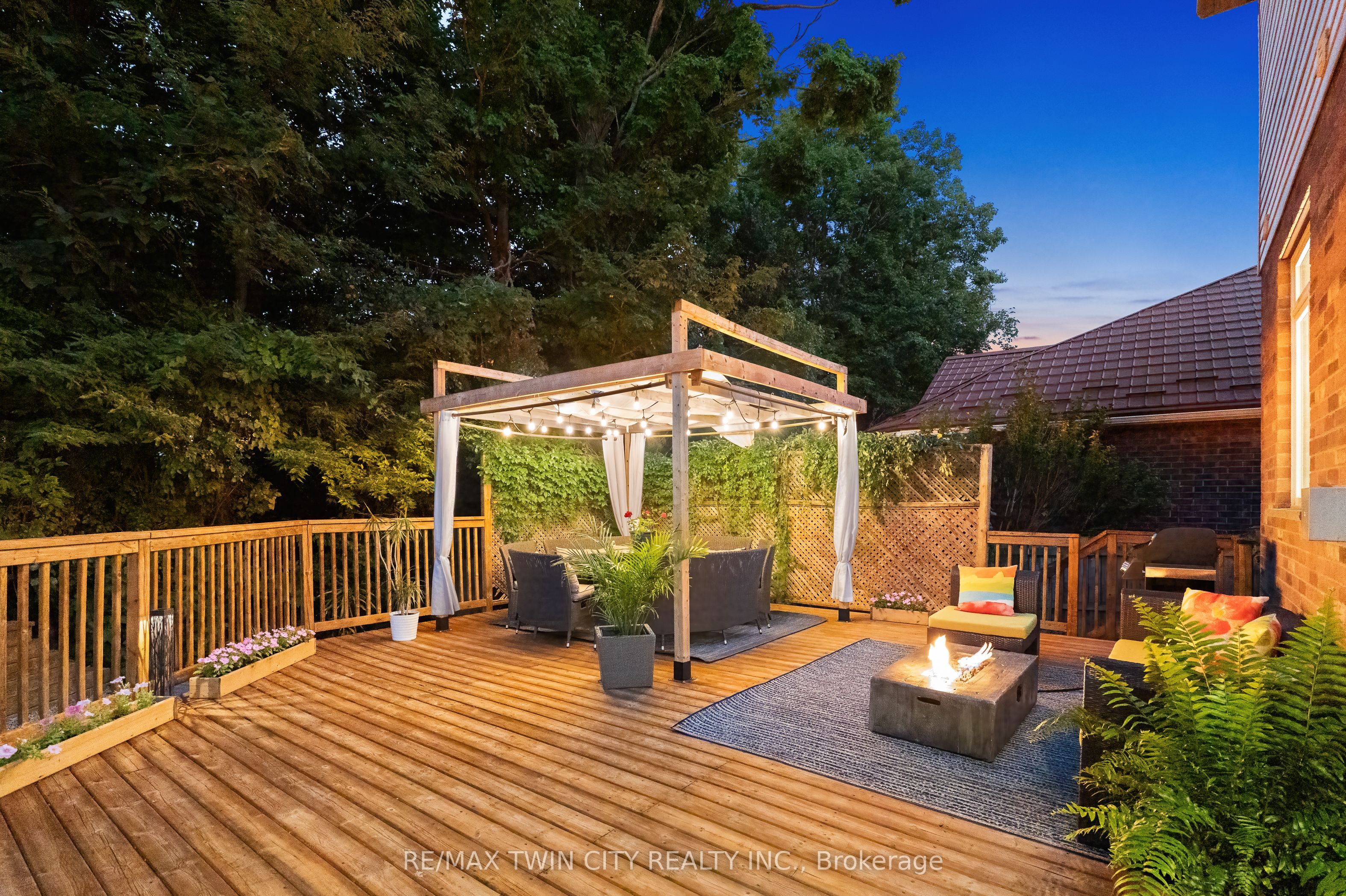 534 Birchleaf Walk Property Photo 45
