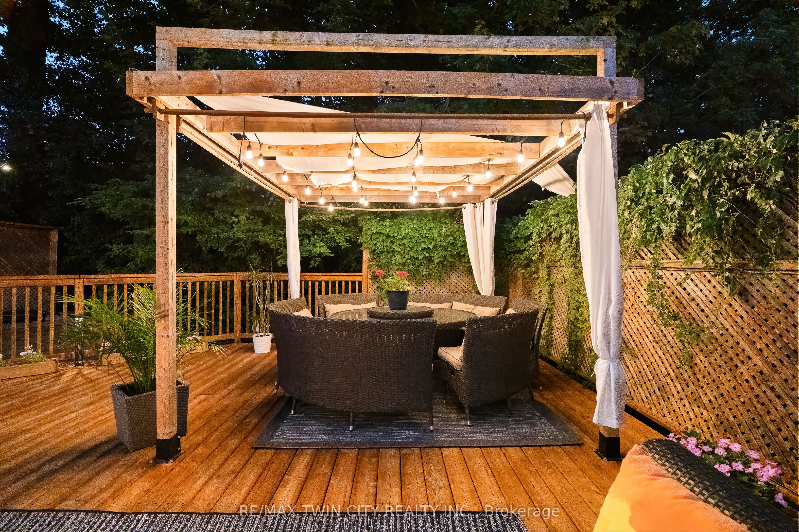 534 Birchleaf Walk Property Photo 46