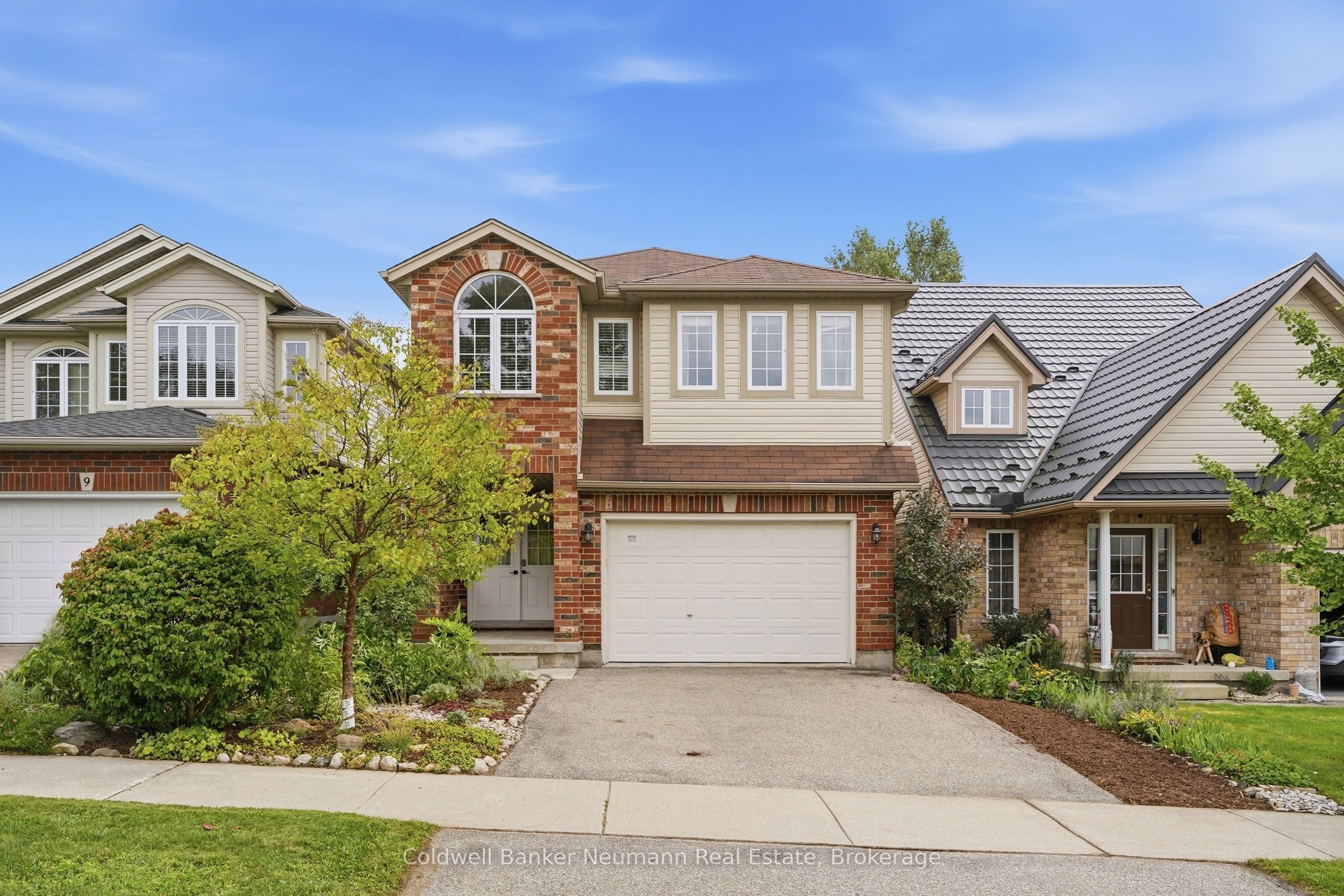 7 Henderson Drive