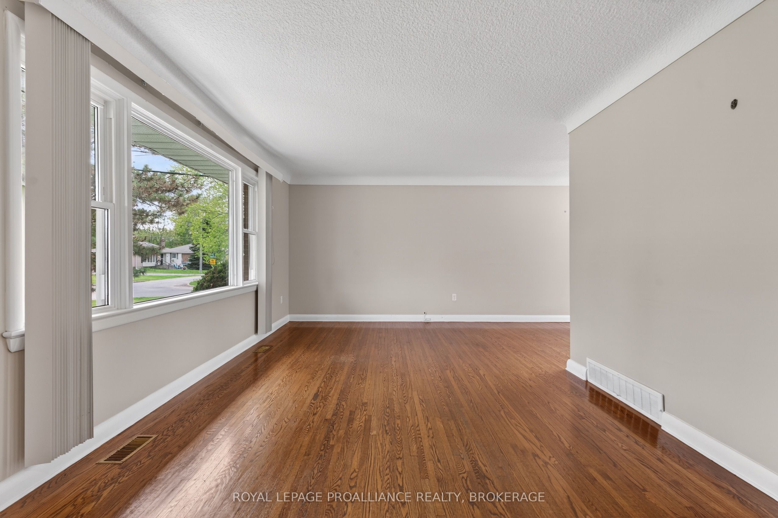 32 Lennox Street Property Photo 4