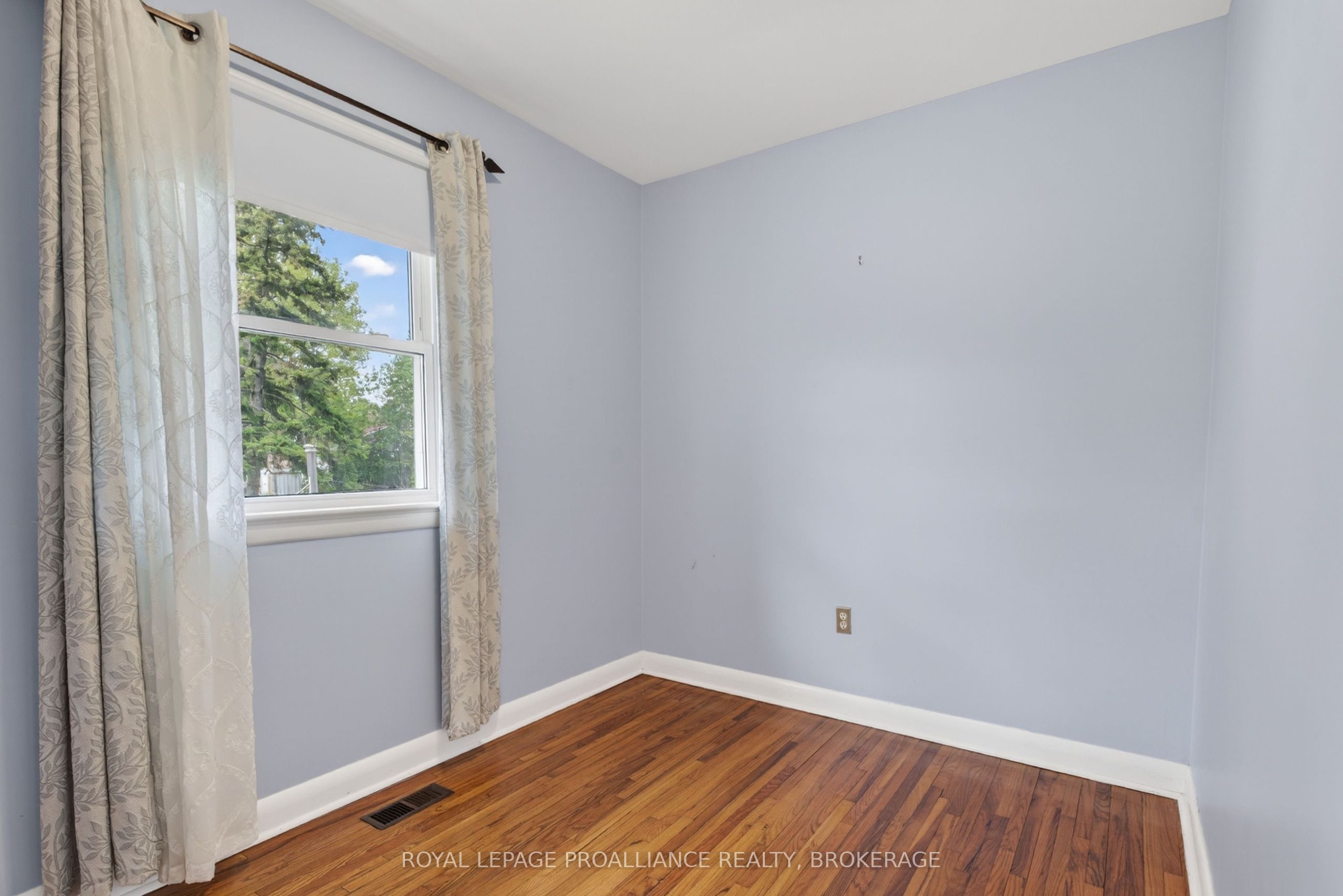 32 Lennox Street Property Photo 18
