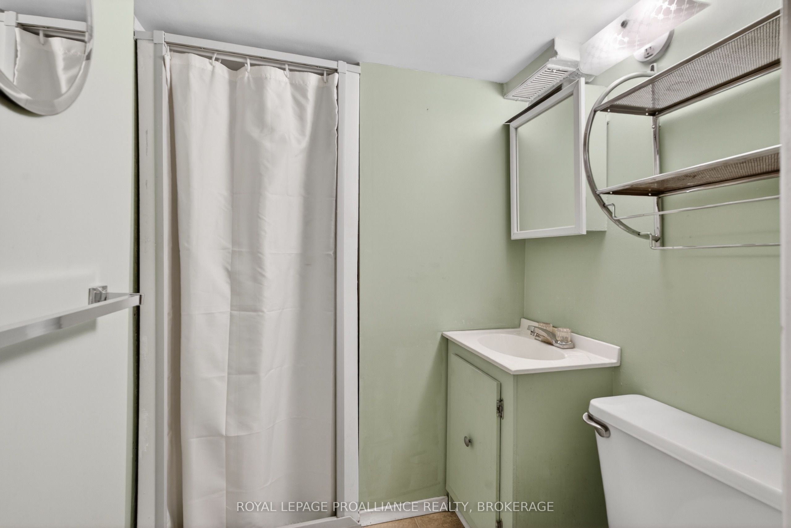 32 Lennox Street Property Photo 27