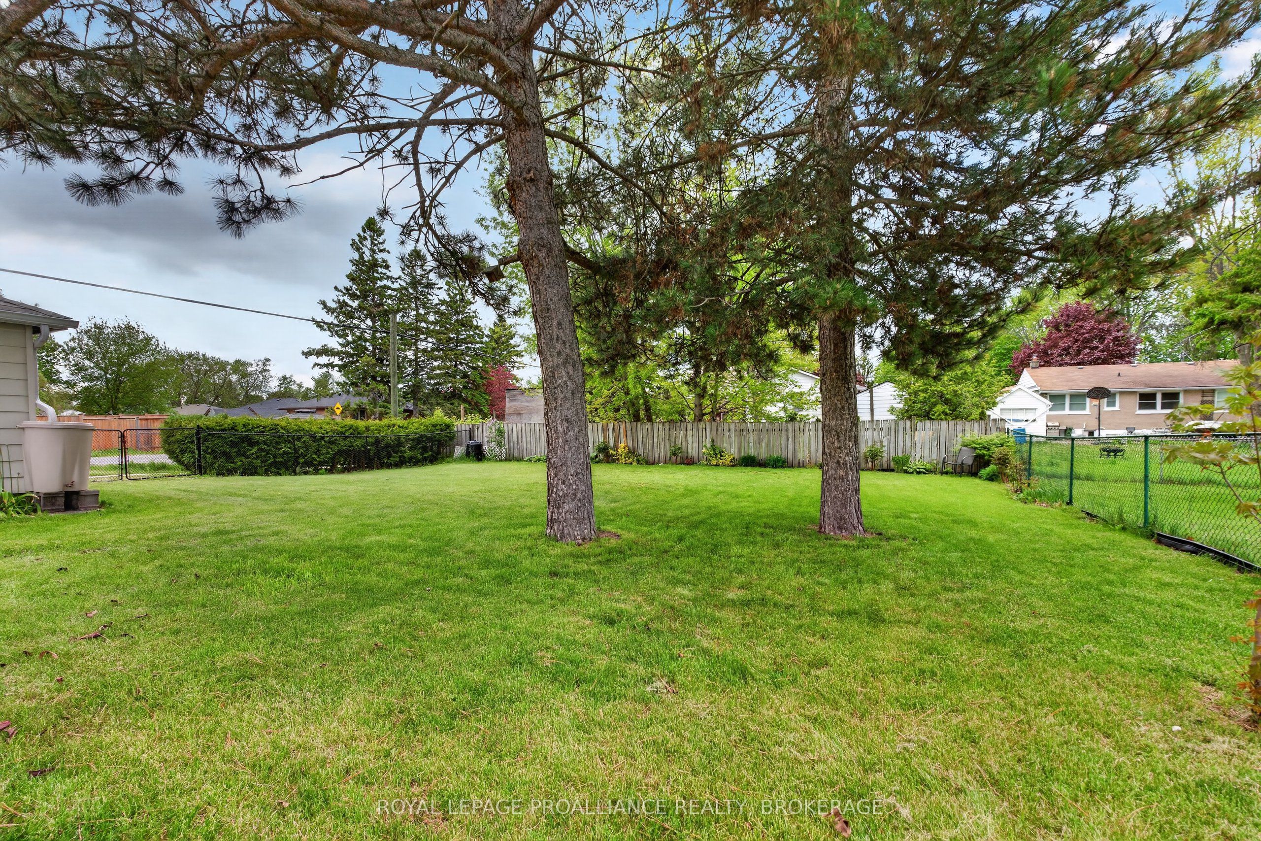 32 Lennox Street Property Photo 33