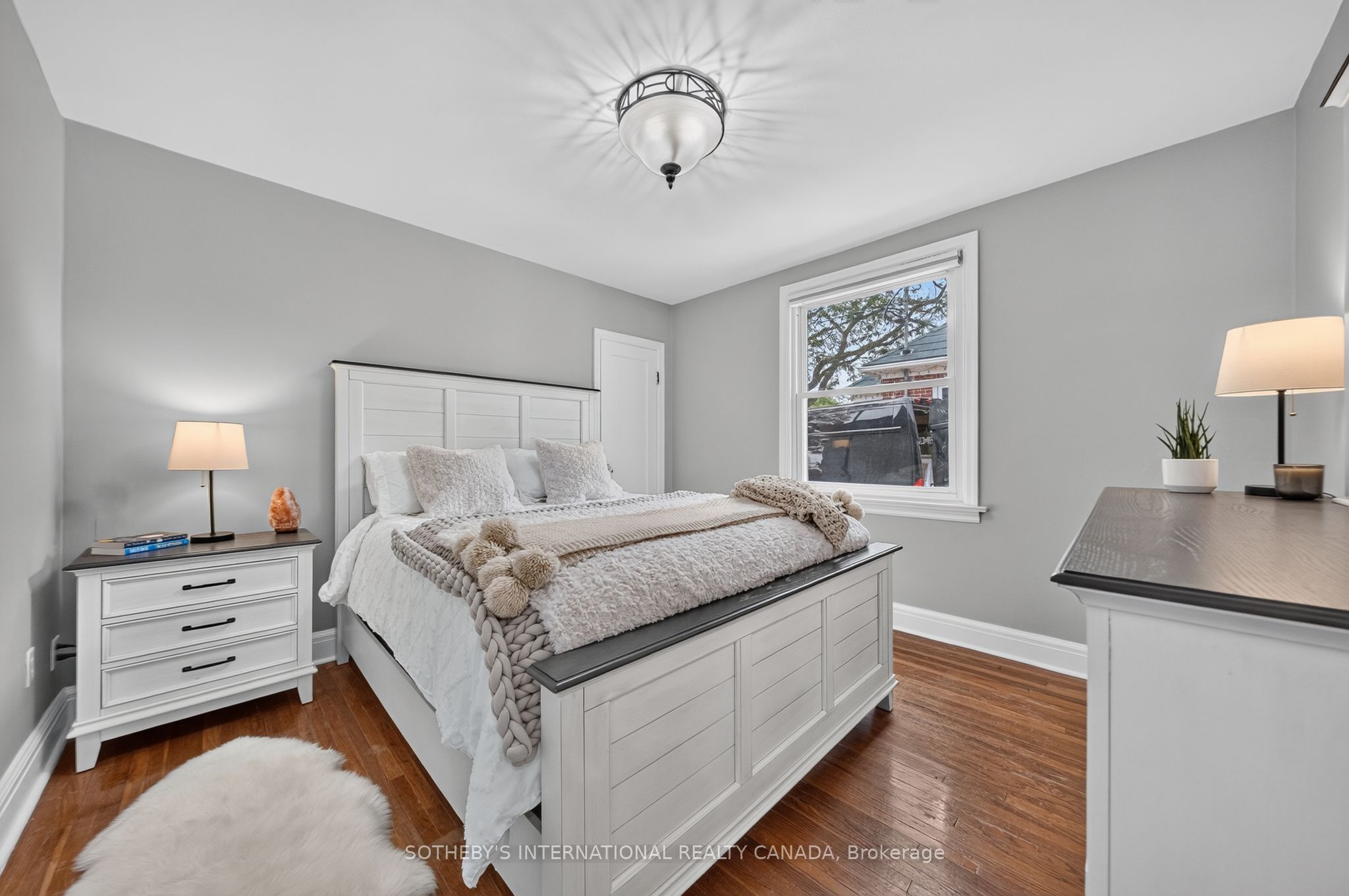 38 Roslin Avenue S Property Photo 13