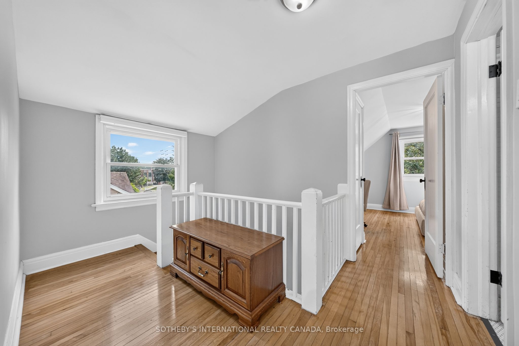 38 Roslin Avenue S Property Photo 15