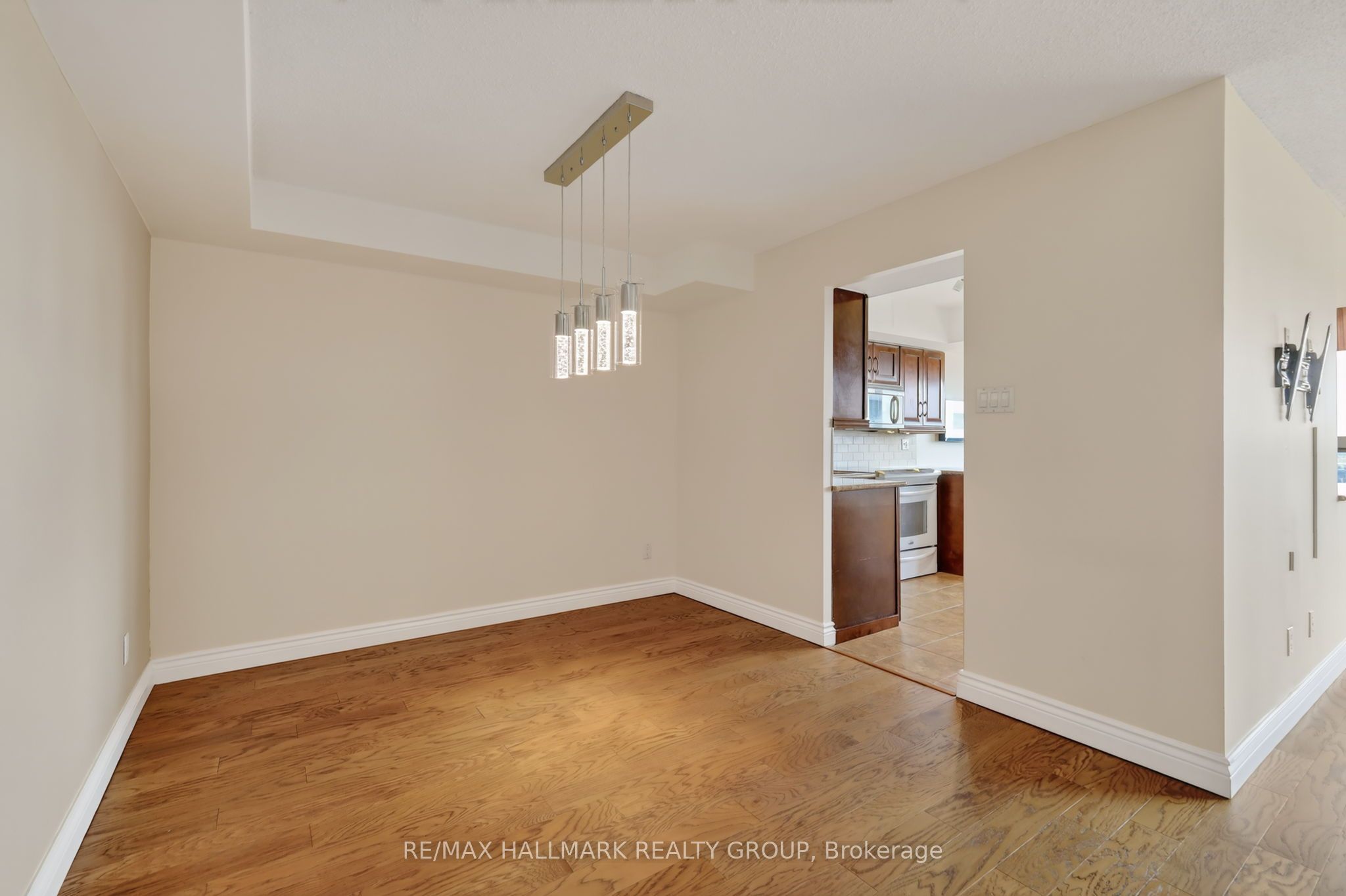 1500 Riverside Drive 2402 Property Photo 11