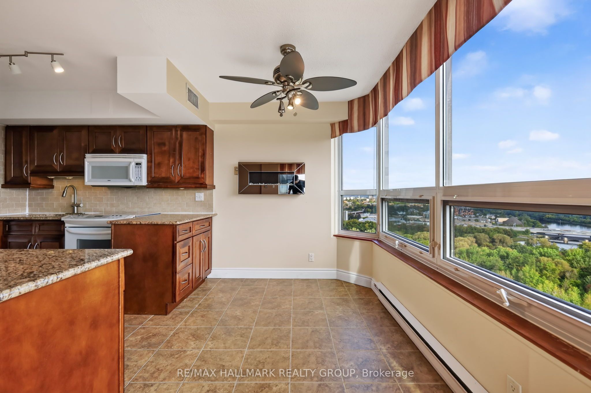 1500 Riverside Drive 2402 Property Photo 16