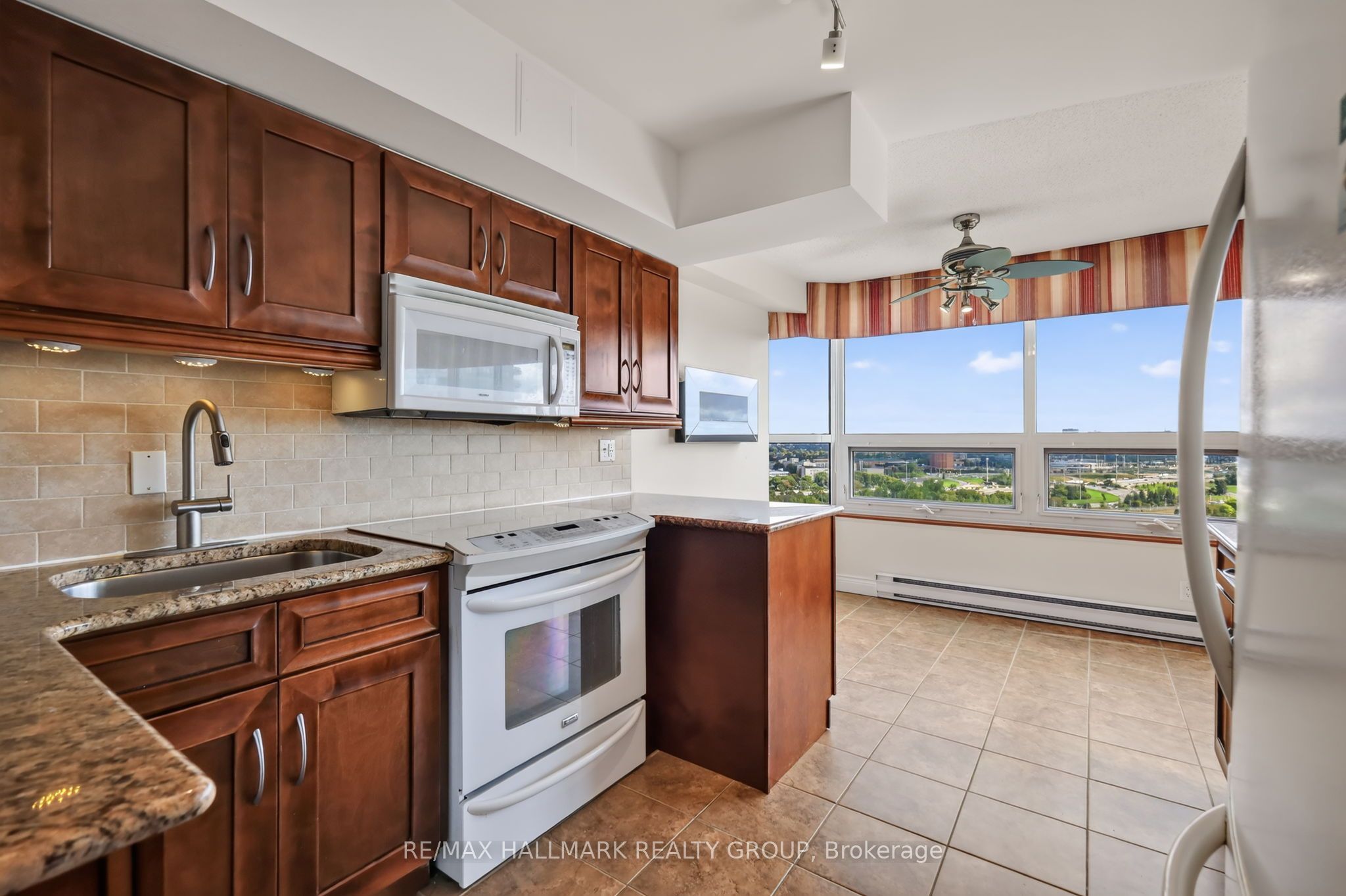1500 Riverside Drive 2402 Property Photo 19