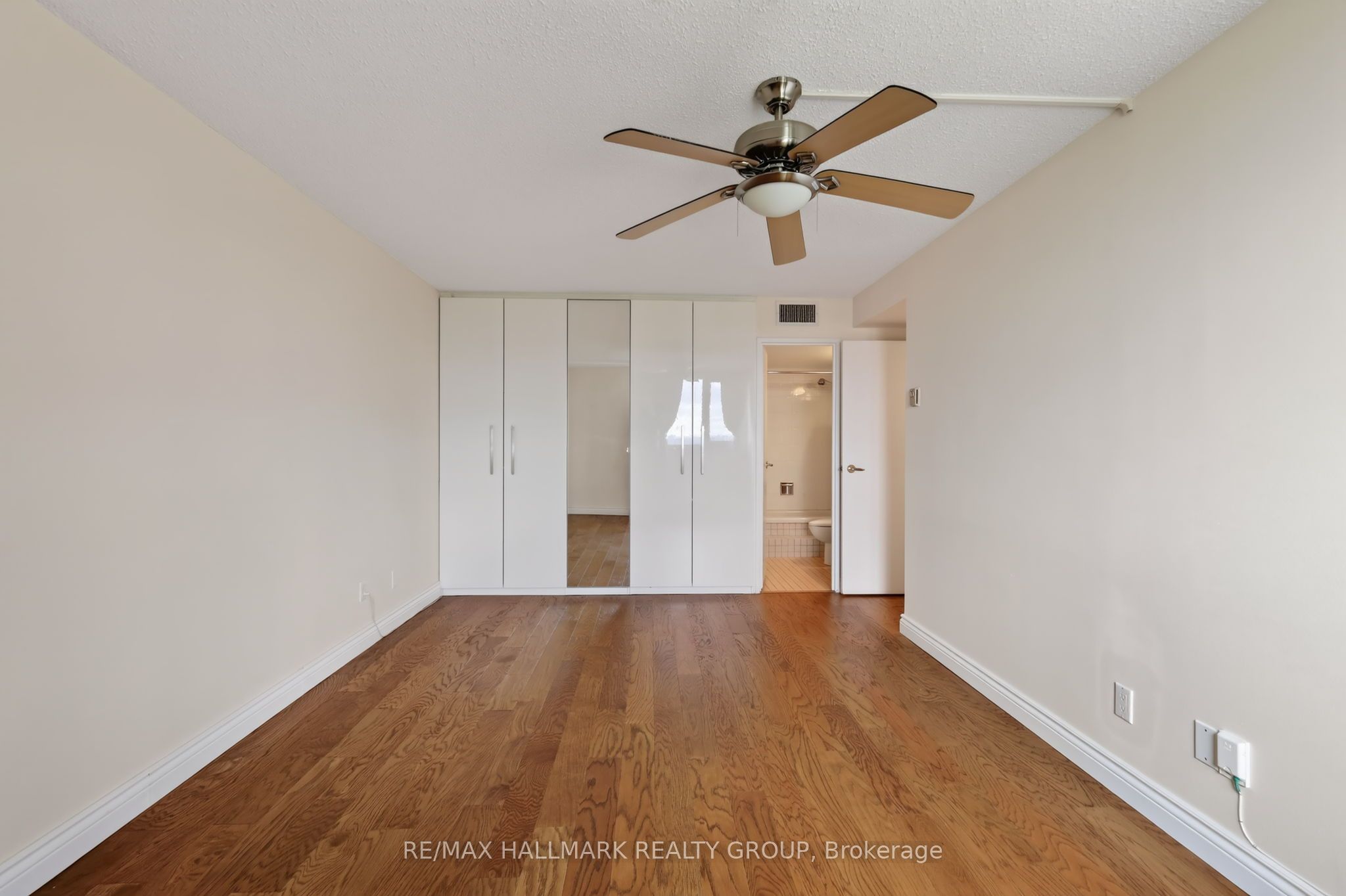 1500 Riverside Drive 2402 Property Photo 24